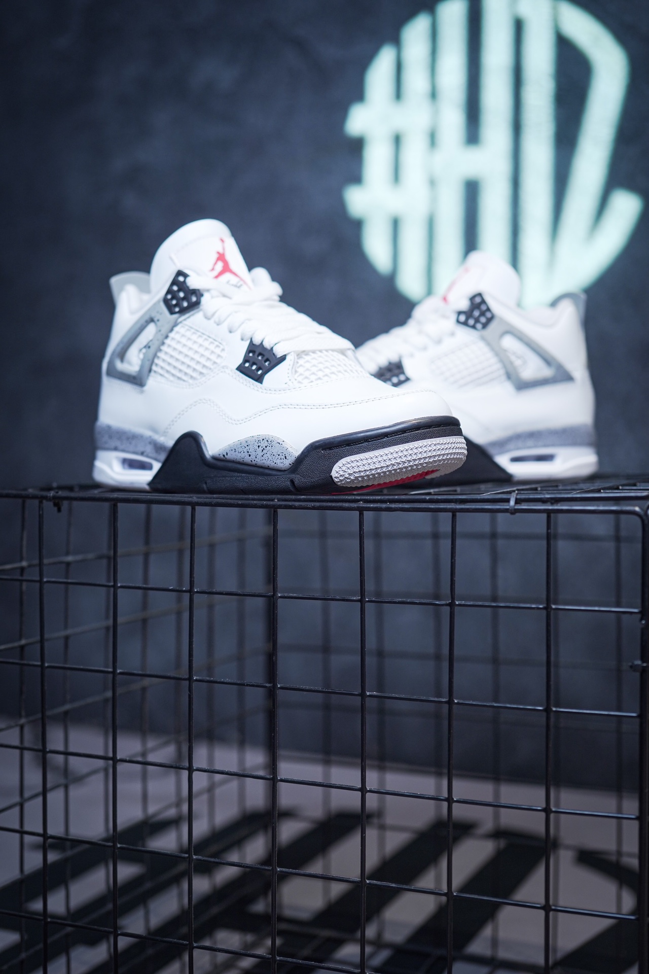 Air Jordan 4 OG "White Cement" 2025