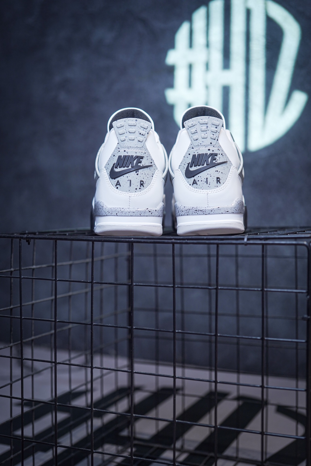 Air Jordan 4 OG "White Cement" 2025