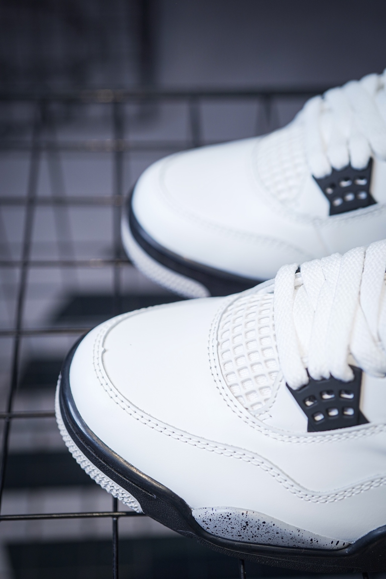 Air Jordan 4 OG "White Cement" 2025