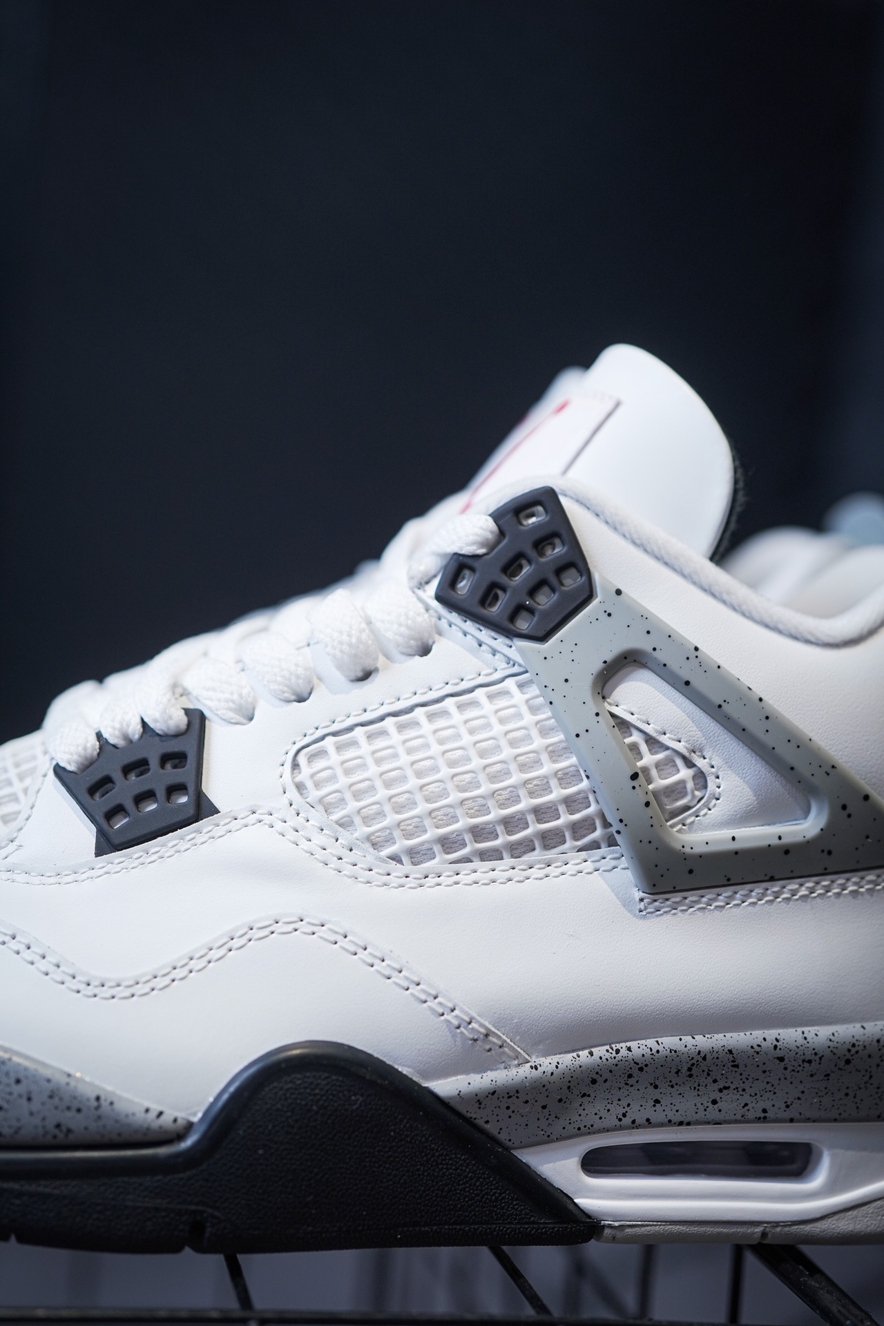 Air Jordan 4 OG "White Cement" 2025