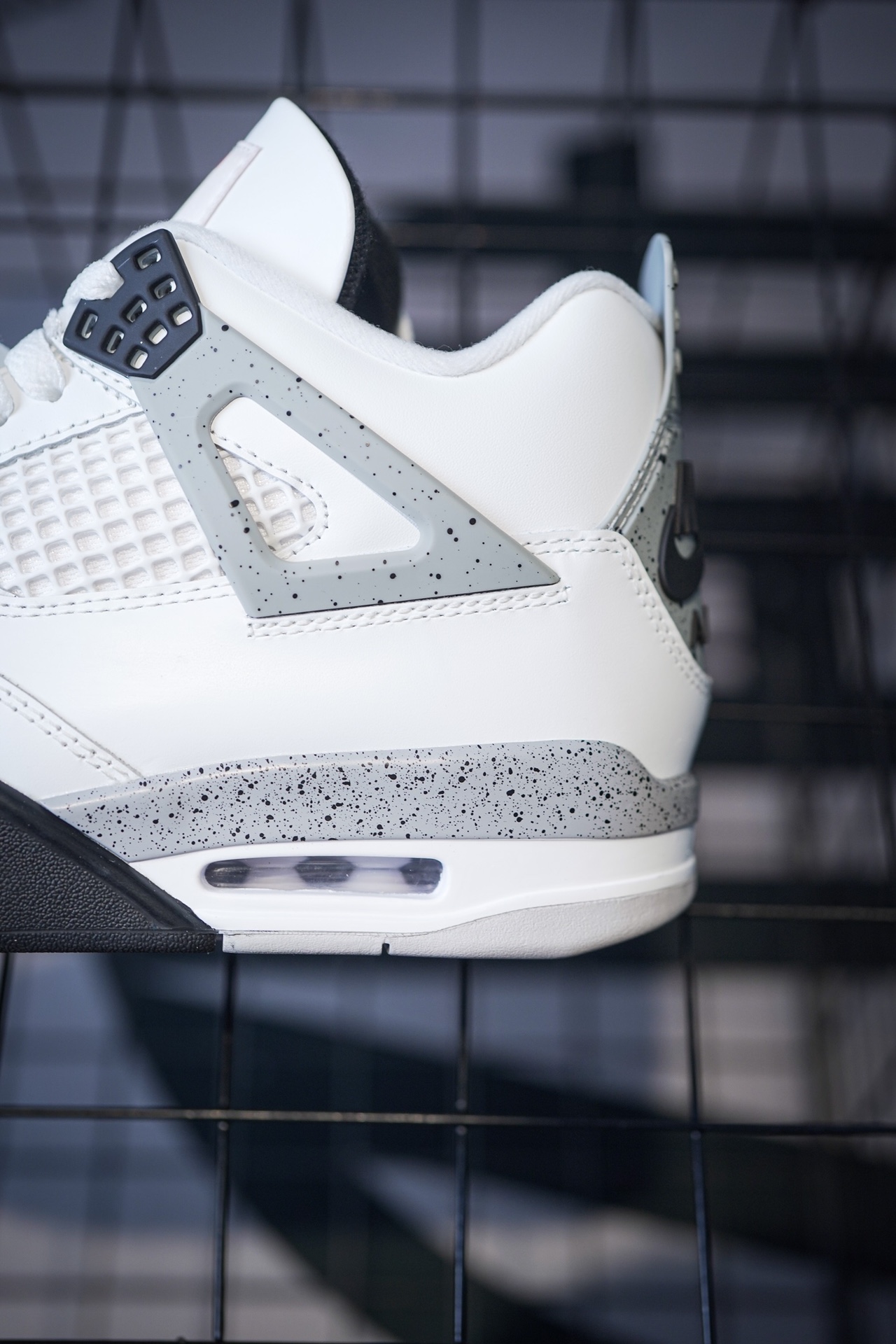 Air Jordan 4 OG "White Cement" 2025