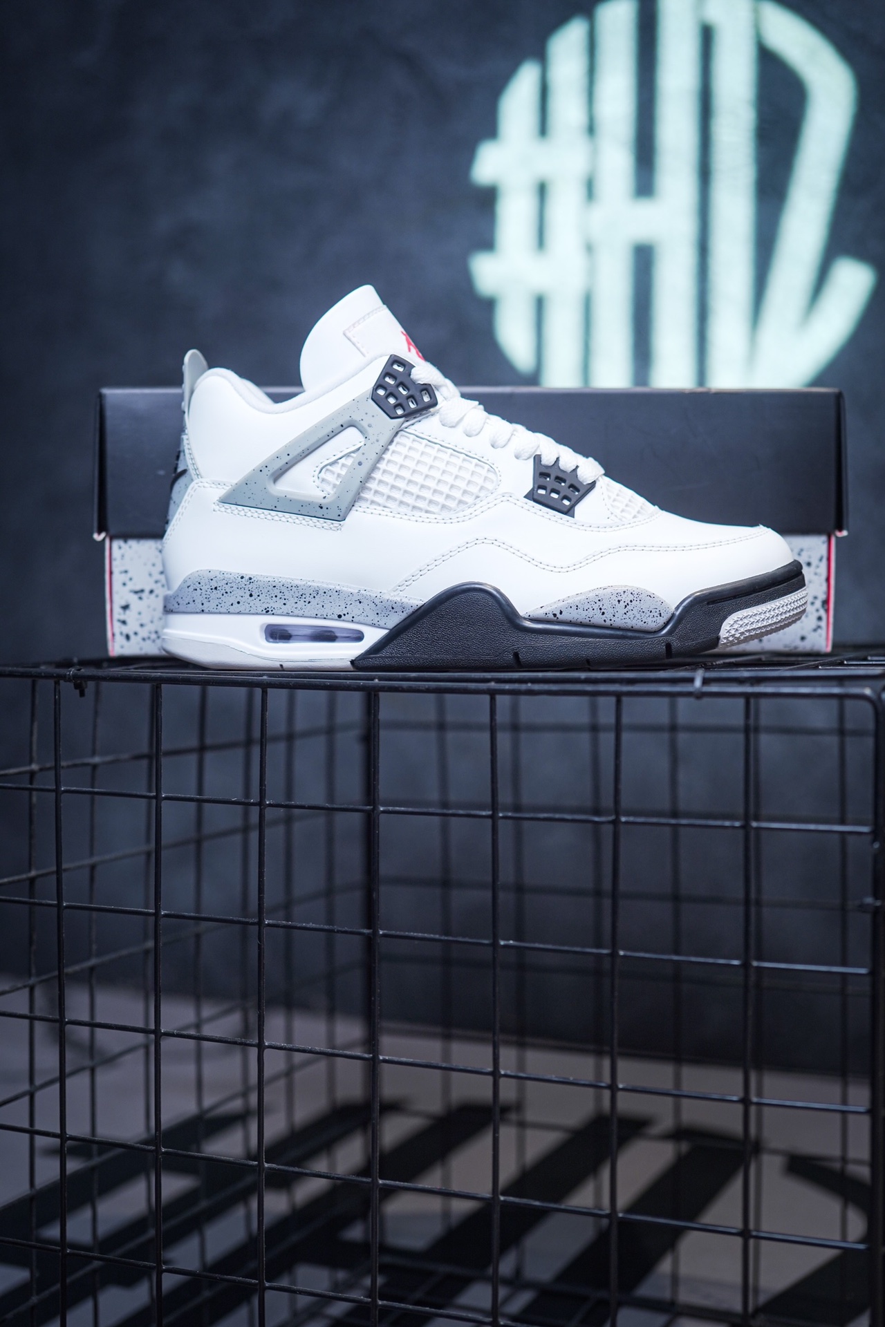 Air Jordan 4 OG "White Cement" 2025