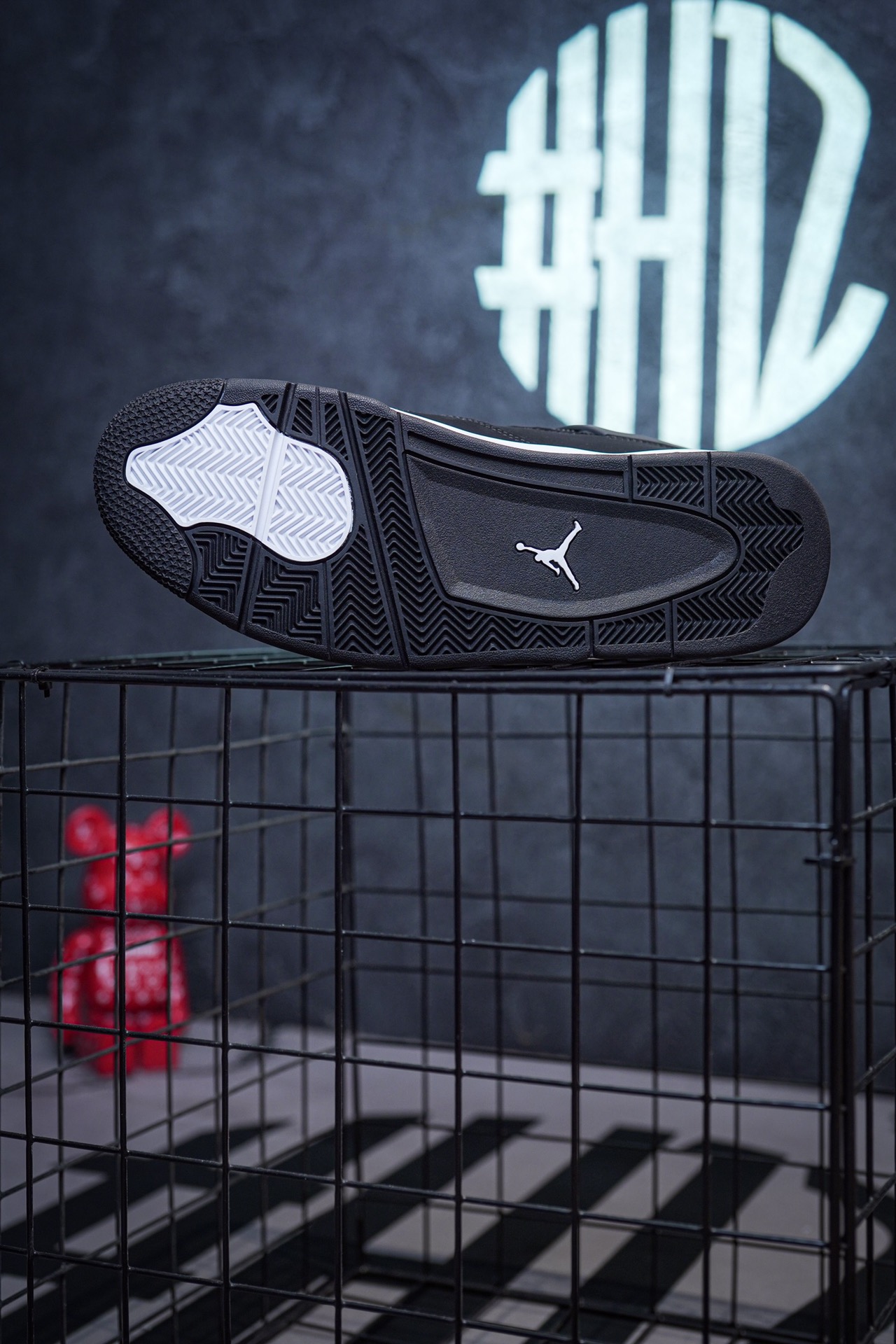 Air Jordan 4 Retro 'White Thunder' Black and White