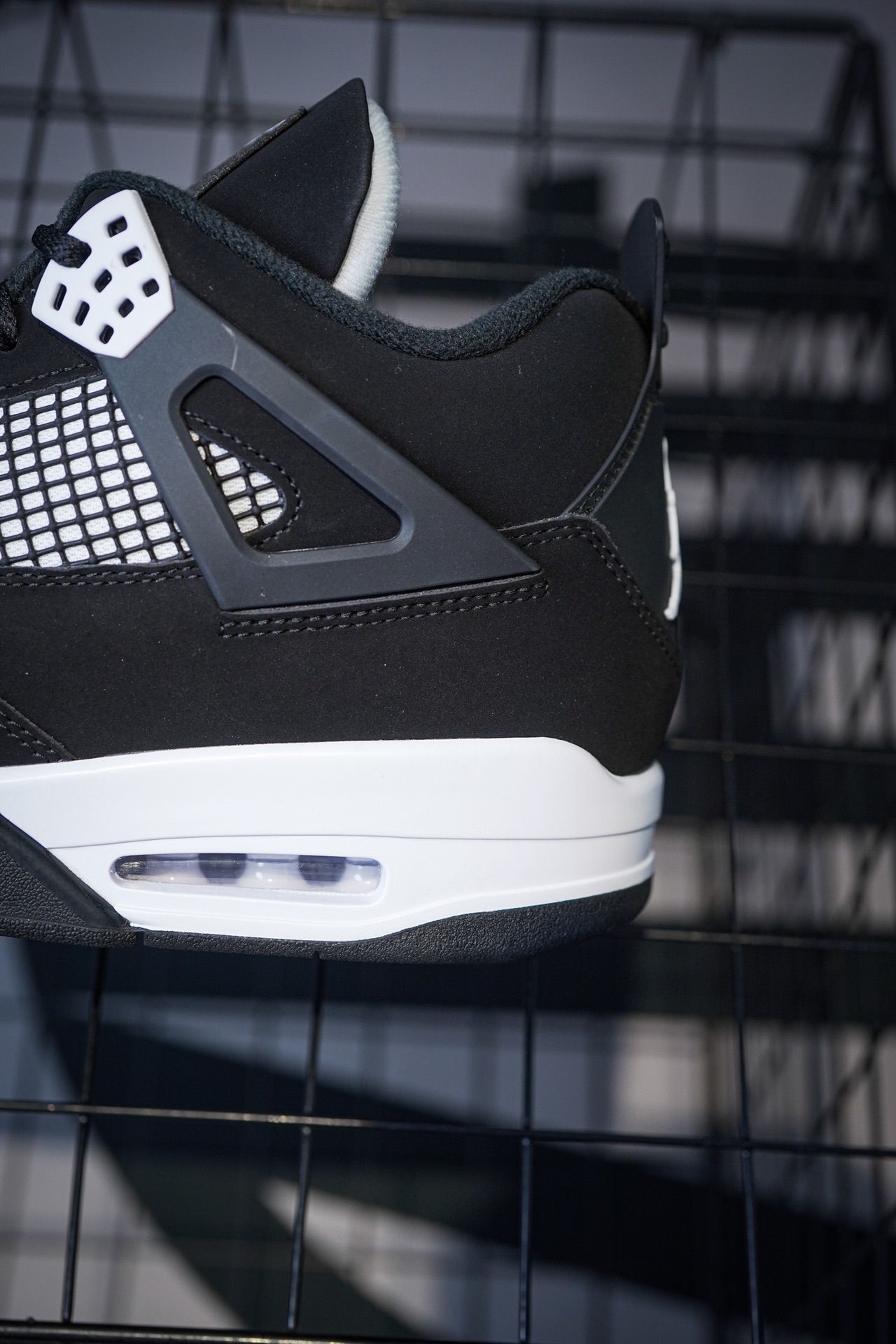 Air Jordan 4 Retro 'White Thunder' Black and White