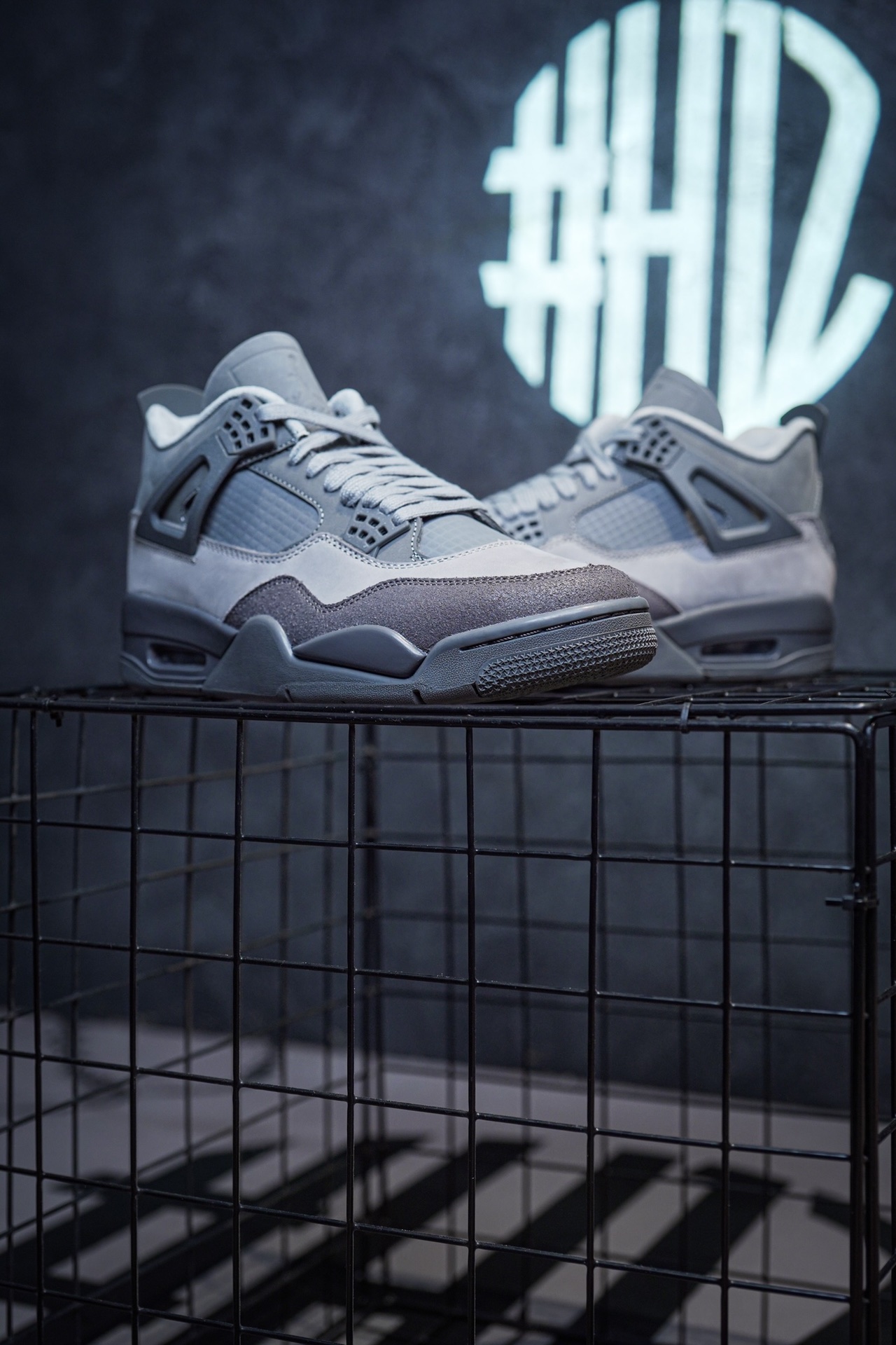 Air Jordan 4 'Smoke Grey' Black and Grey
