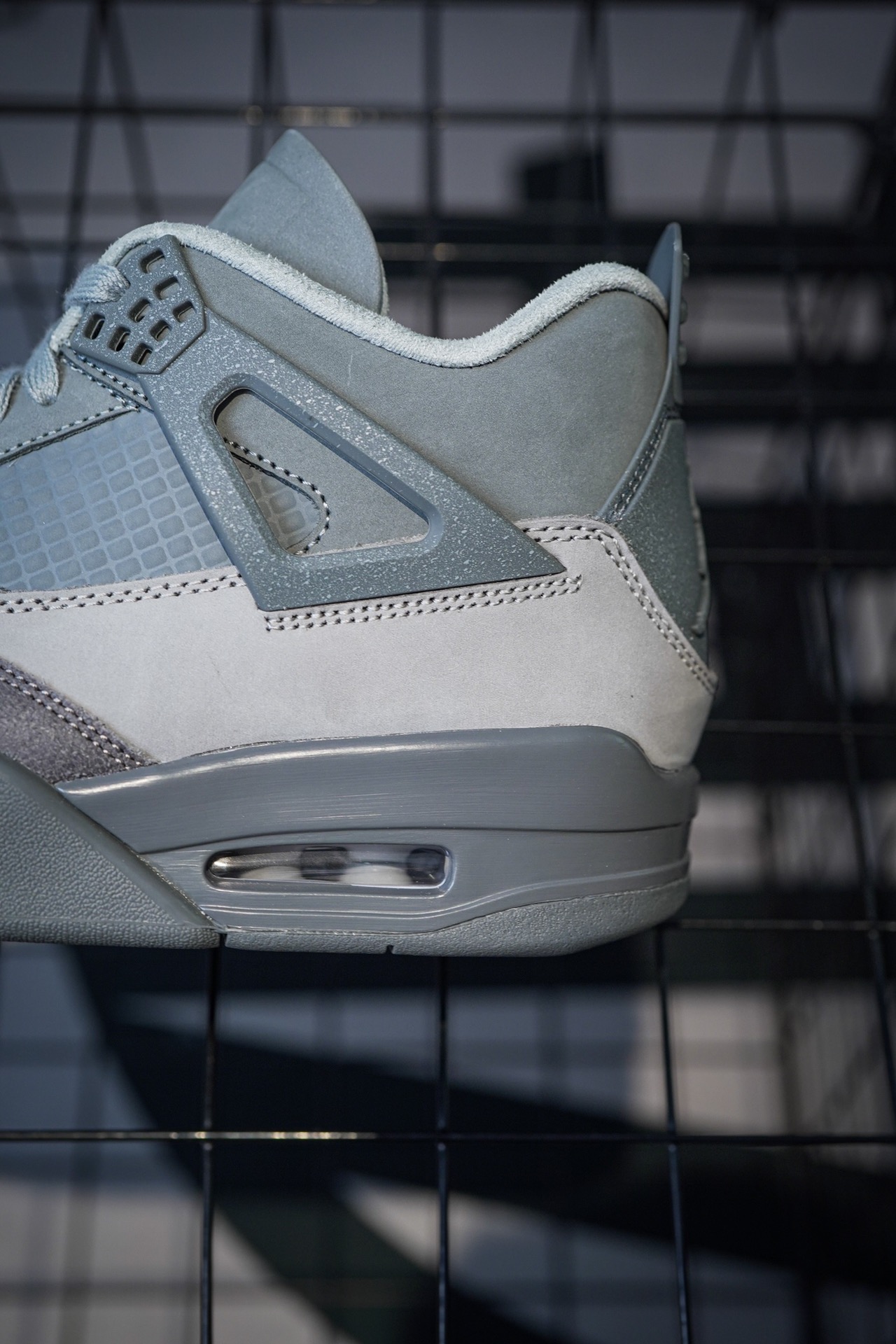 Air Jordan 4 'Smoke Grey' Black and Grey