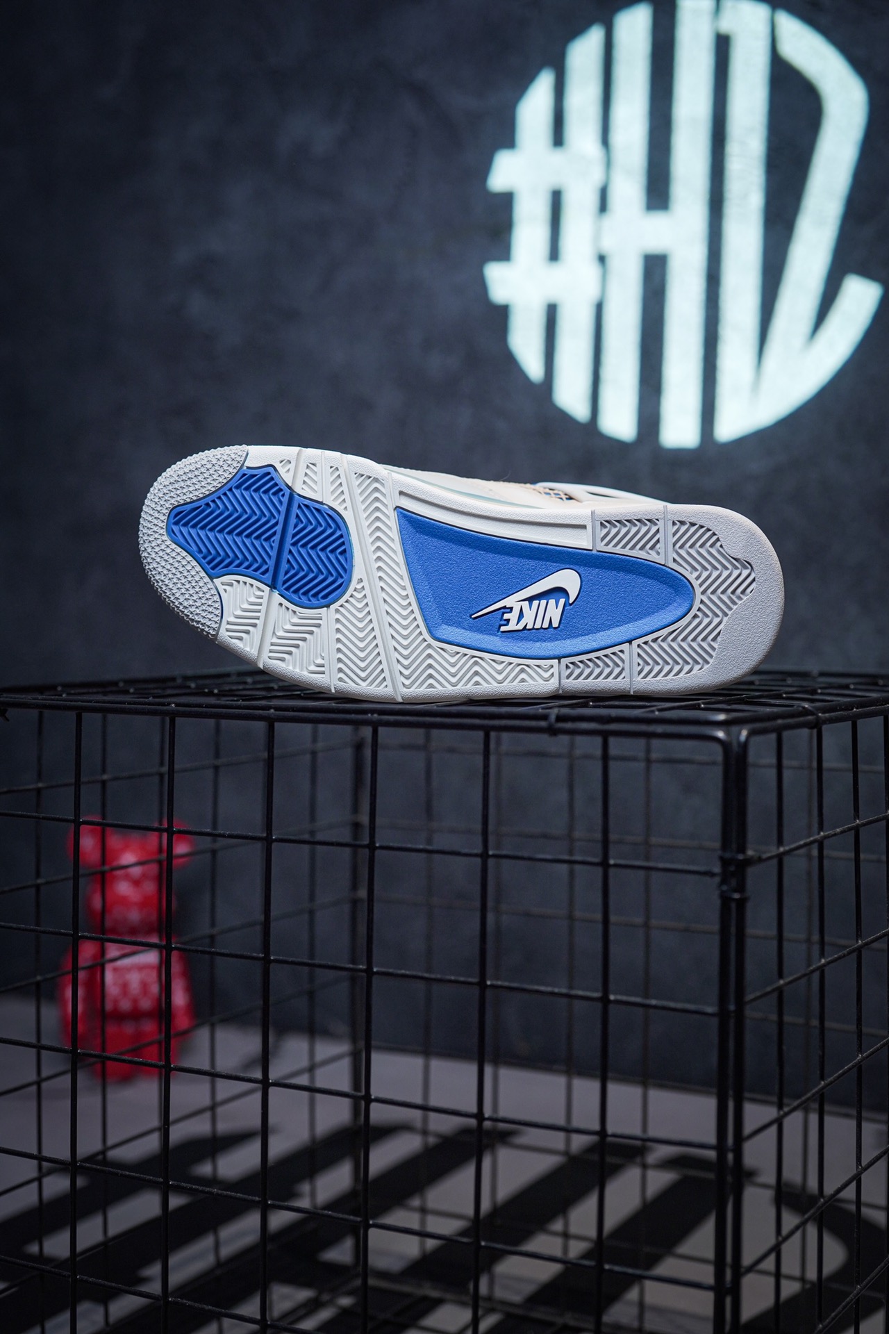 Air Jordan 4 x Squirtle Vintage White Blue