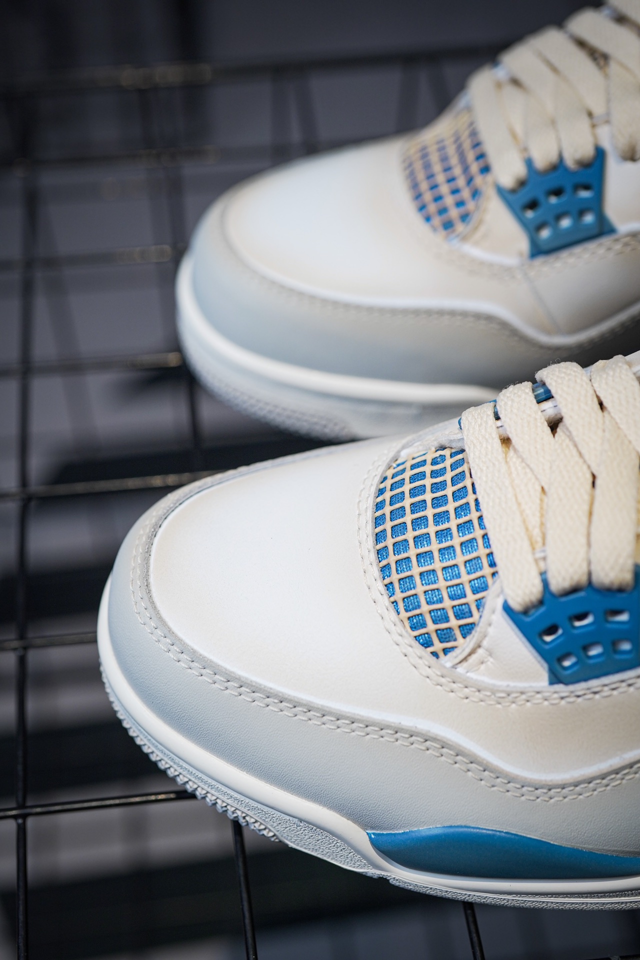 Air Jordan 4 x Squirtle Vintage White Blue