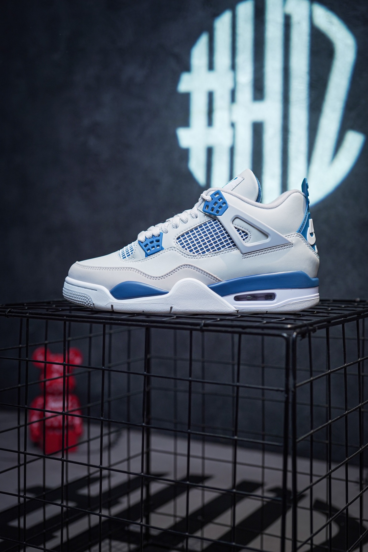 Air Jordan 4 'Military Blue' White and Blue