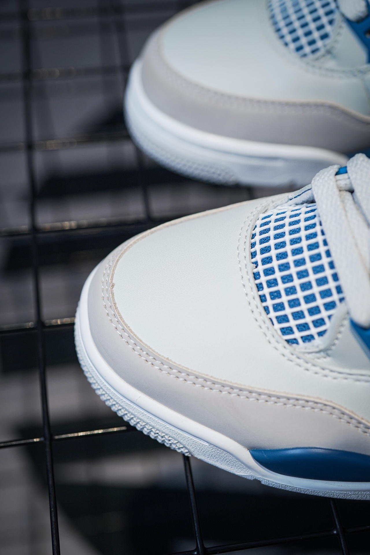 Air Jordan 4 'Military Blue' White and Blue