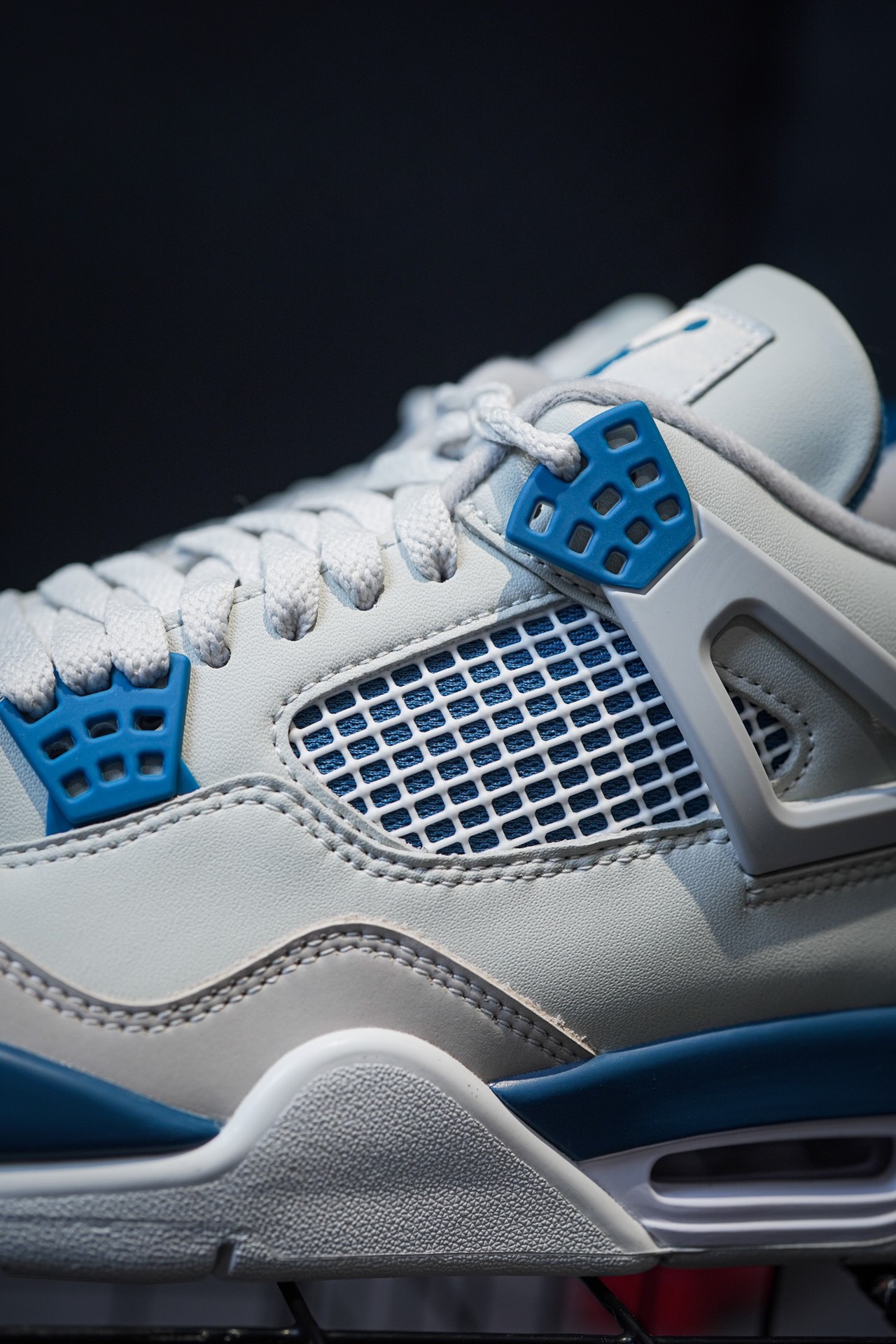 Air Jordan 4 'Military Blue' White and Blue