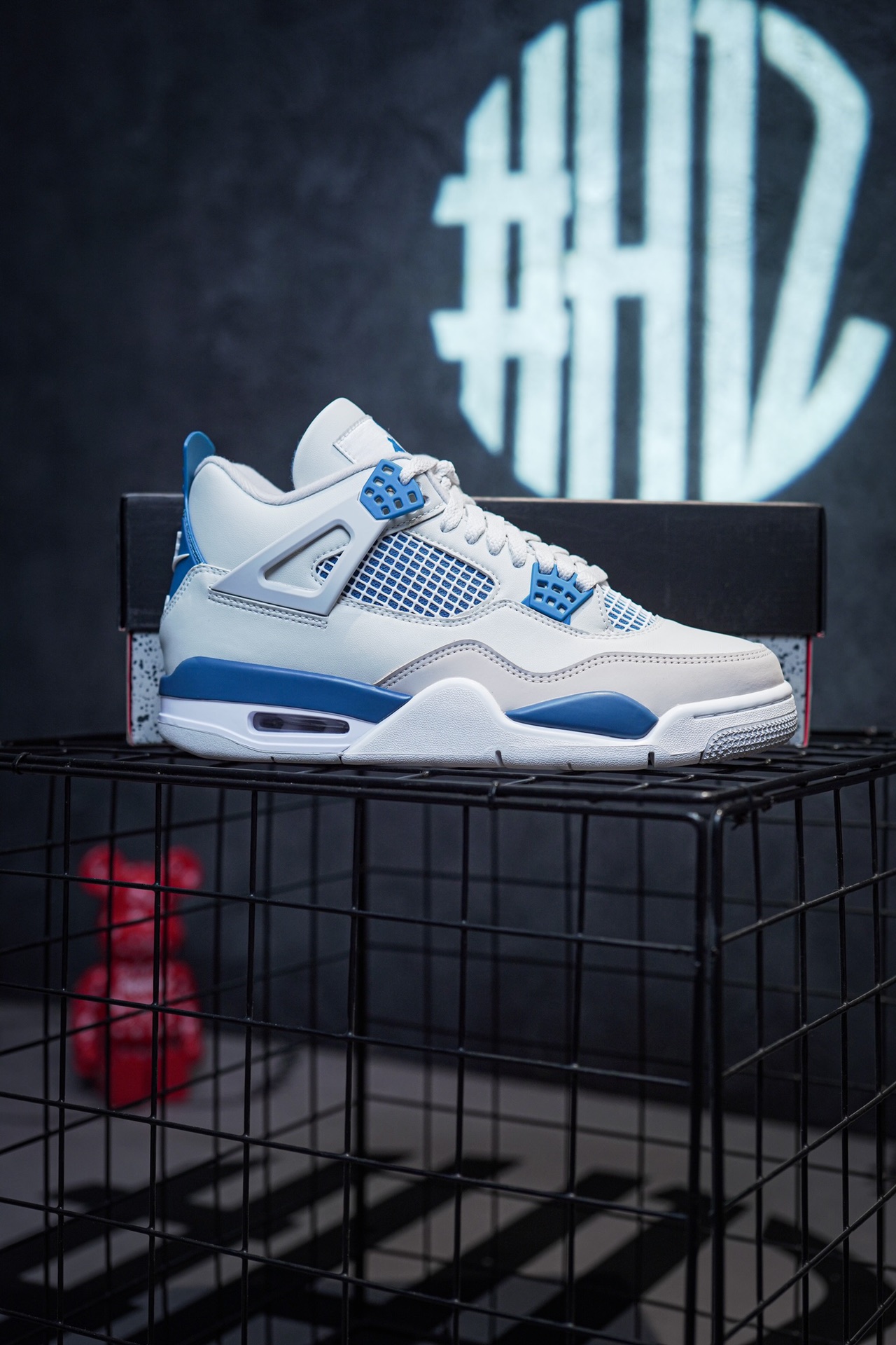 Air Jordan 4 'Military Blue' White and Blue
