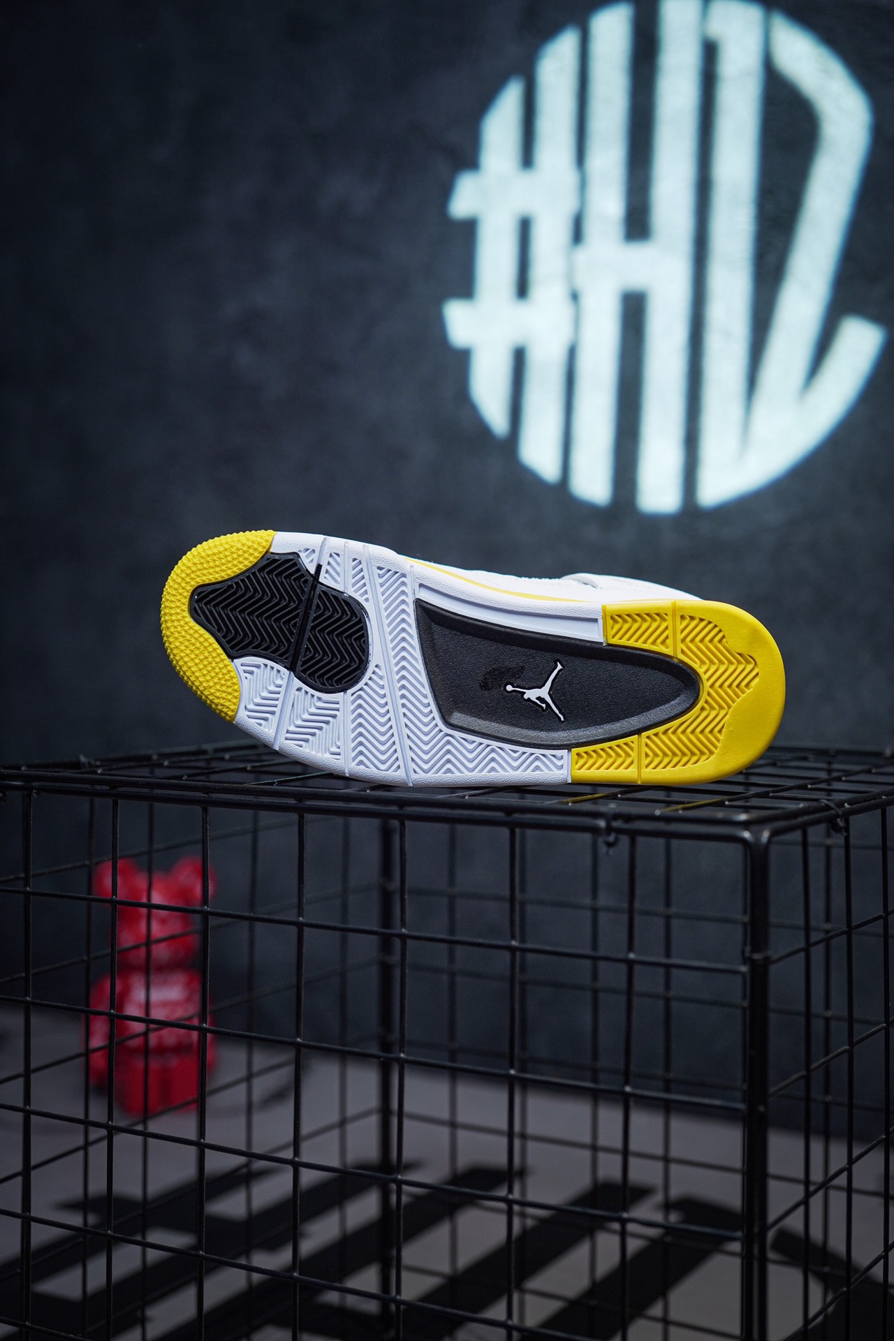 Air Jordan 4 Platinum Yellow