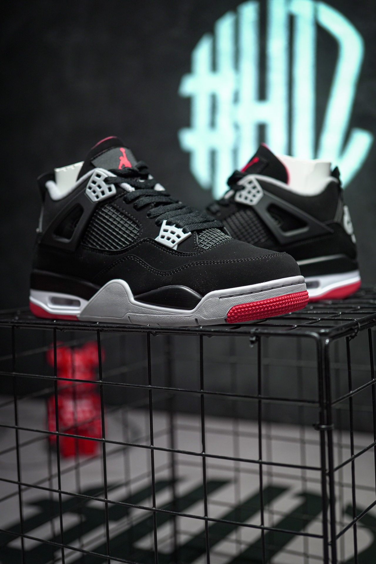 Air Jordan 4 Retro Bred Black and Red Bulls