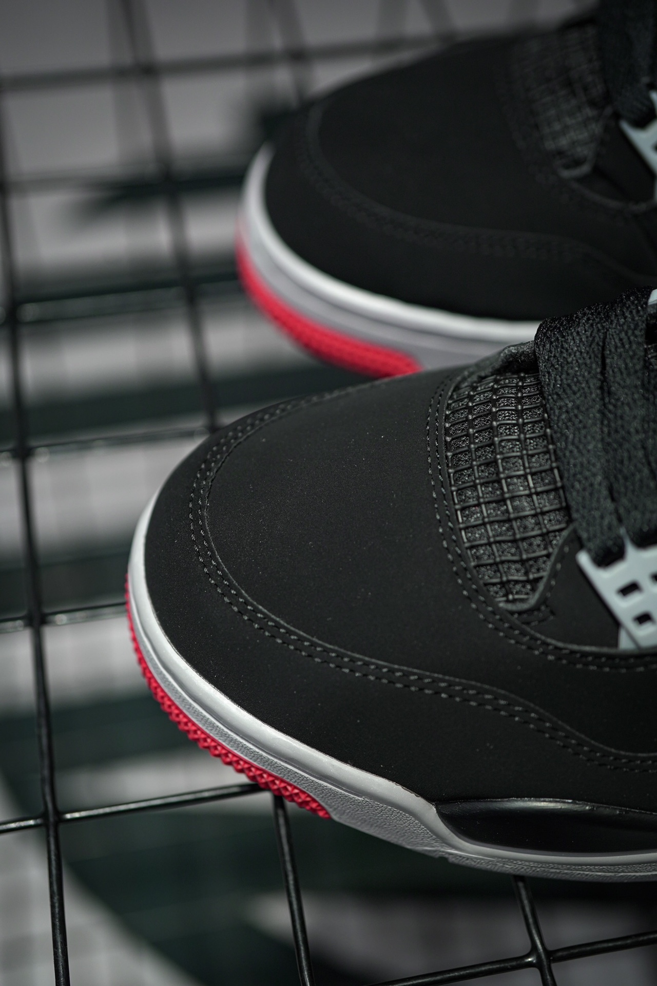 Air Jordan 4 Retro Bred Black and Red Bulls