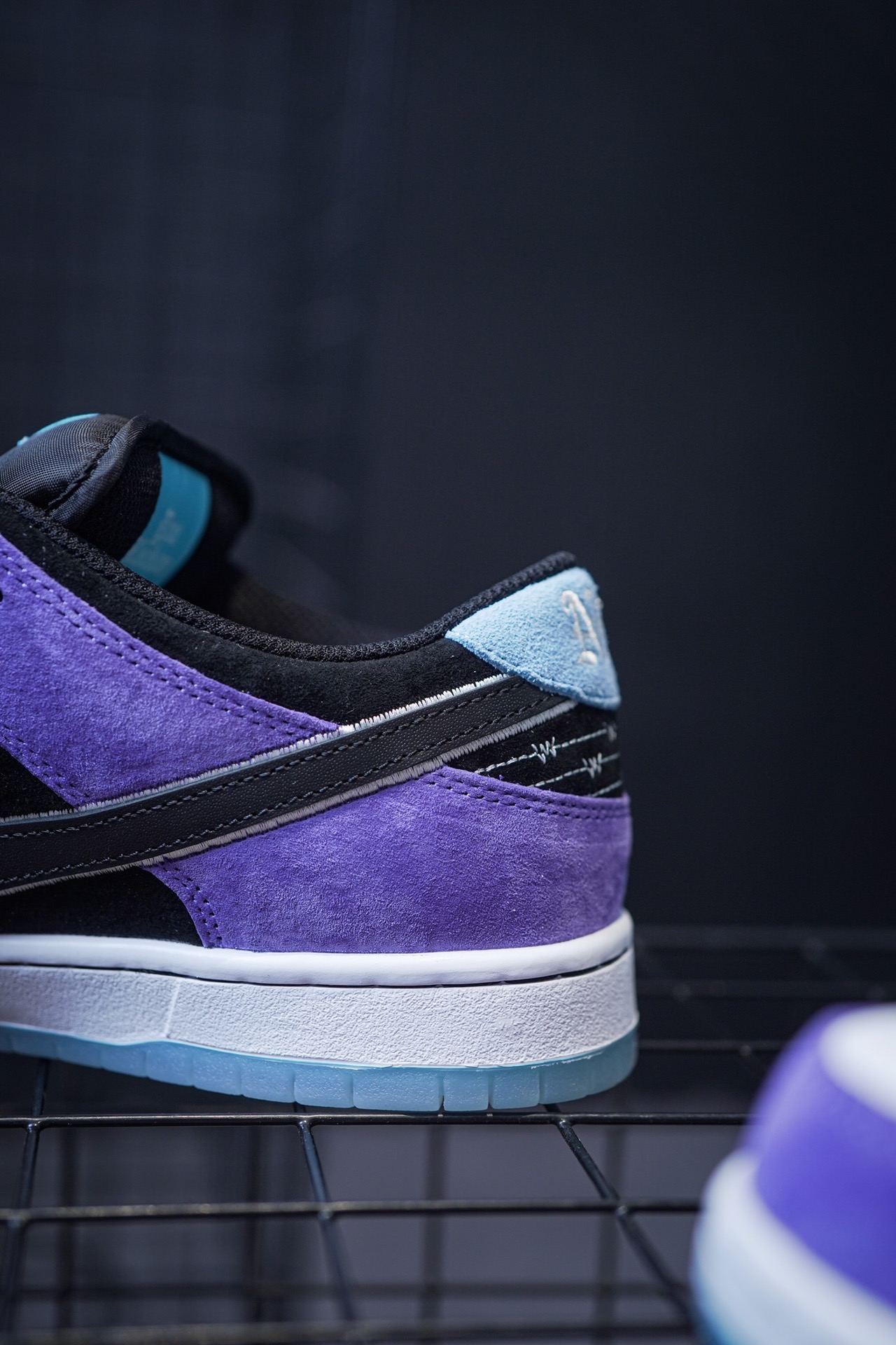 NIKE SB Dunk Low Hayley Wilson Black Purple