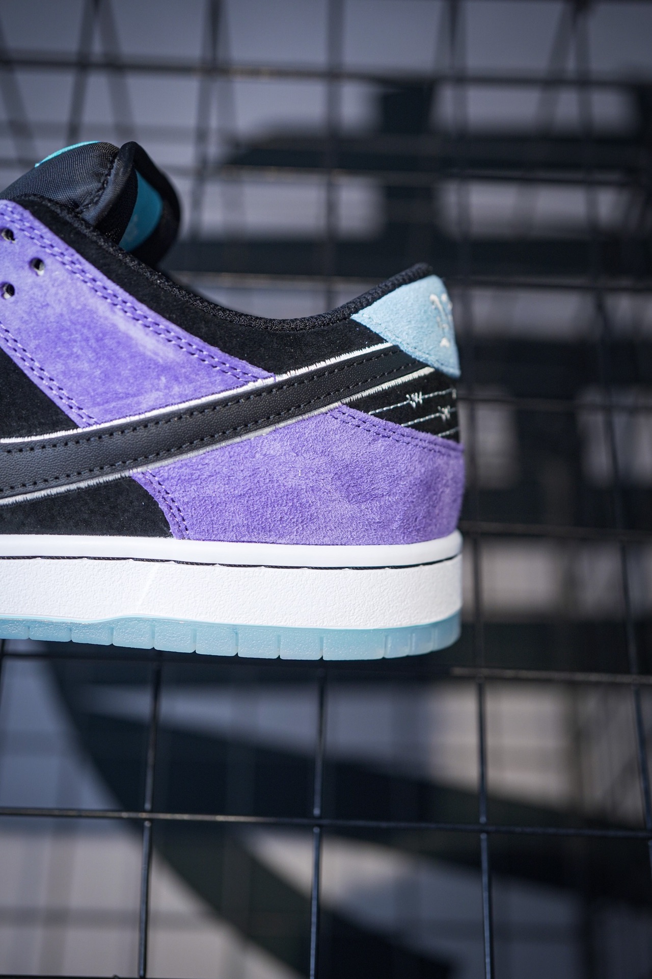 NIKE SB Dunk Low Hayley Wilson Black Purple