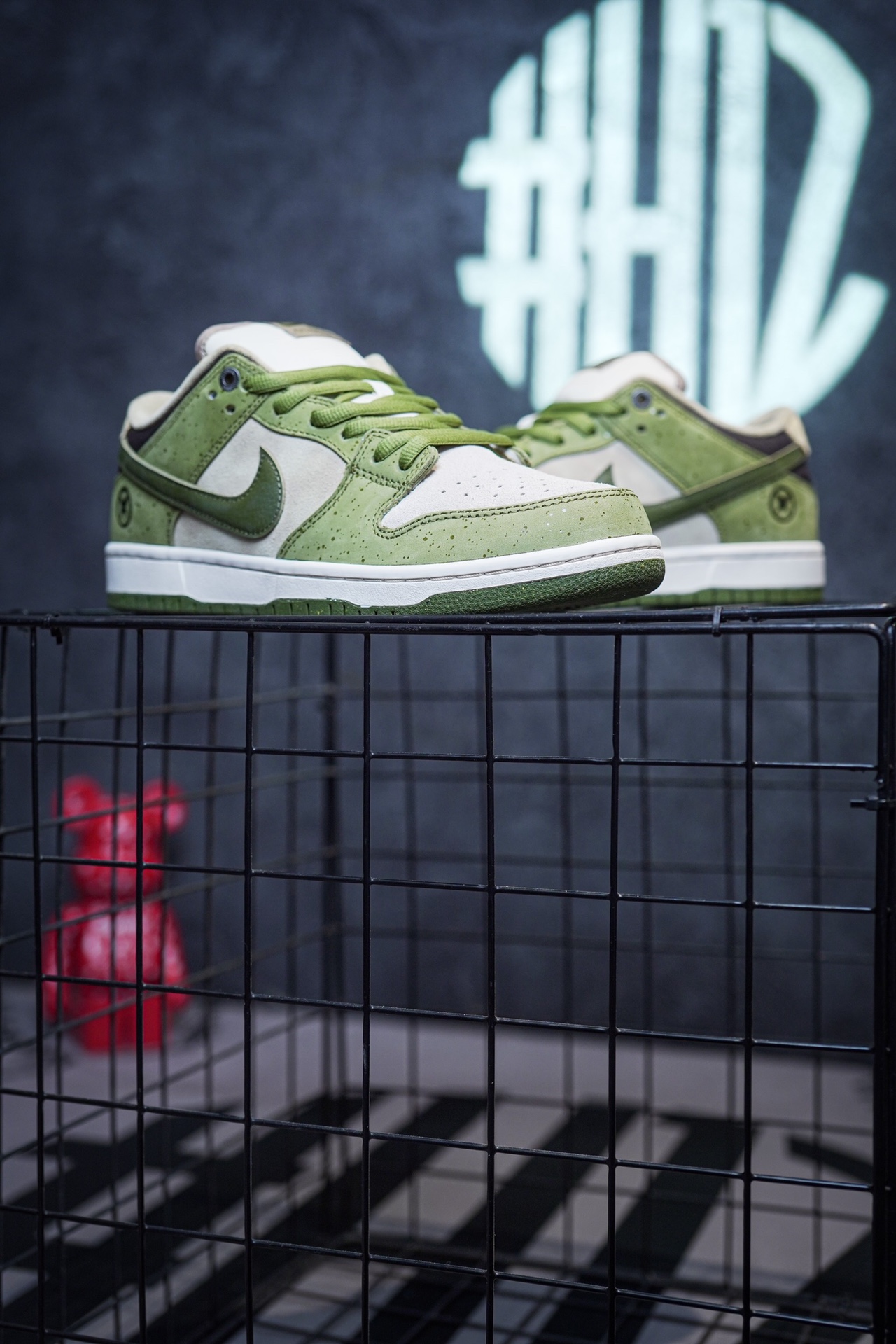 Yuto Horigome x NIKE SB Dunk Low "Asparagus"
