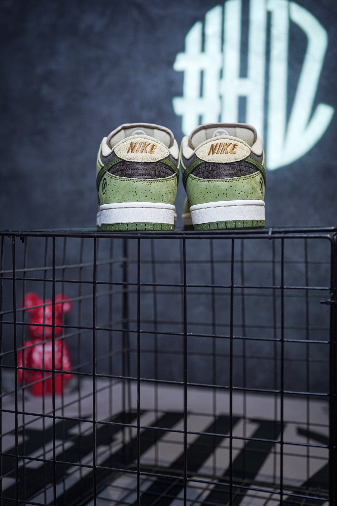 Yuto Horigome x NIKE SB Dunk Low "Asparagus"