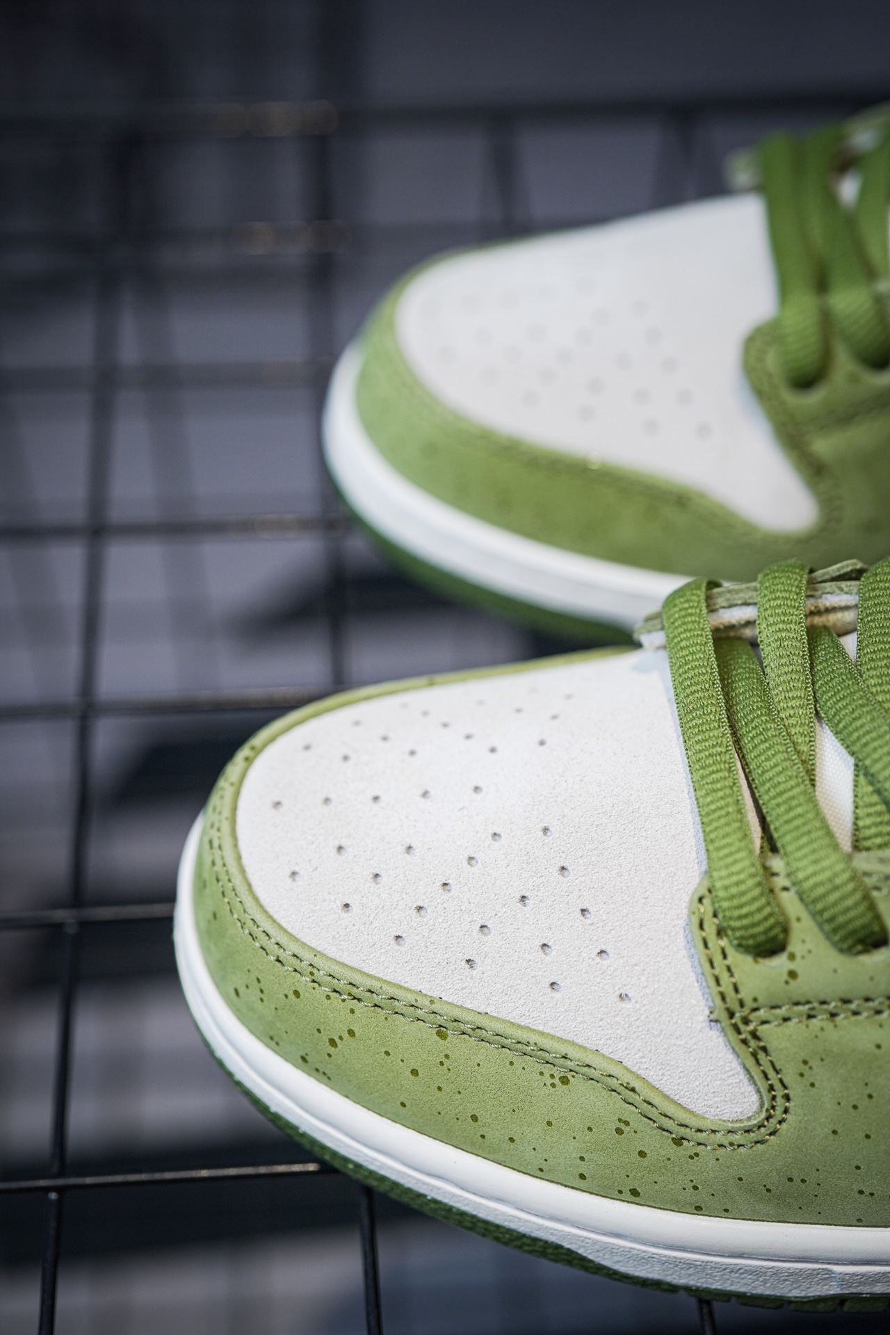 Yuto Horigome x NIKE SB Dunk Low "Asparagus"