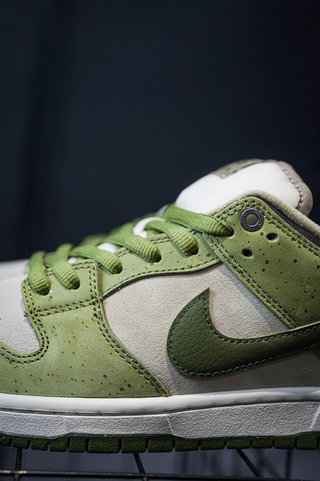 Yuto Horigome x NIKE SB Dunk Low "Asparagus"