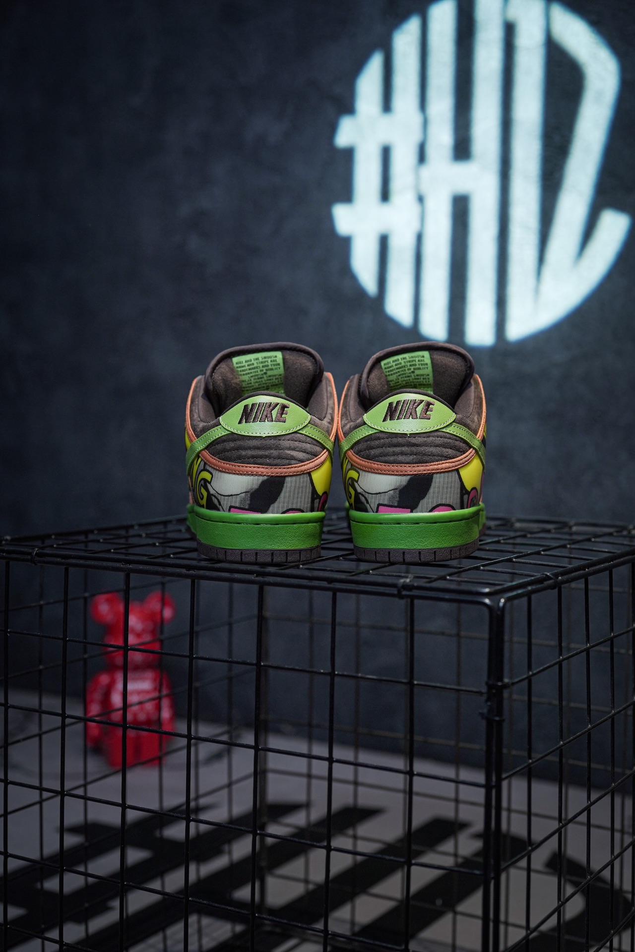 Nike SB Dunk Low De La Soul 