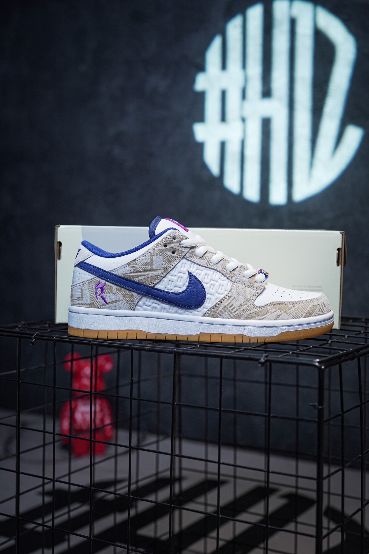 Rayssa Leal x NIKE SB Dunk Low