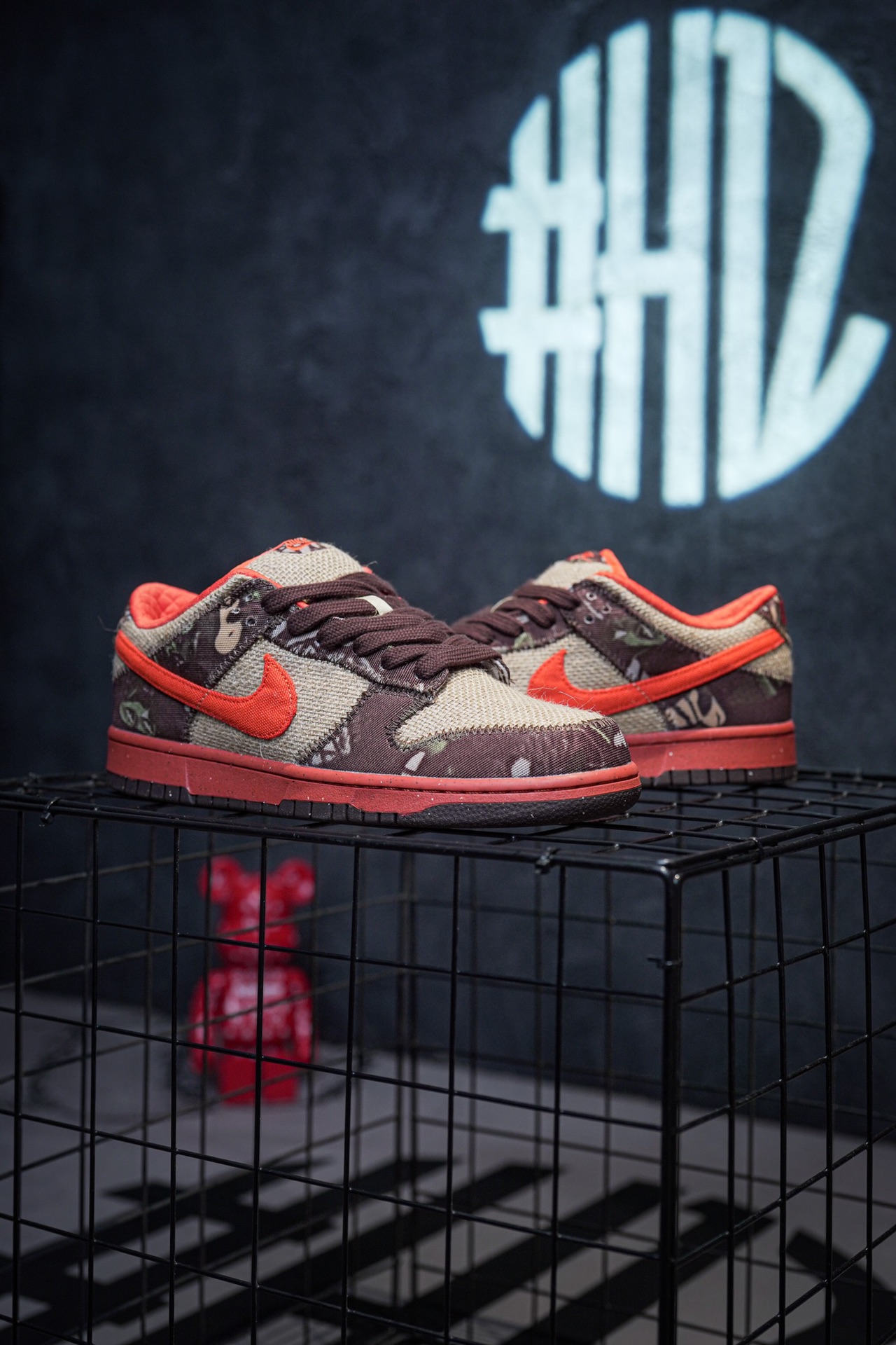 NIKE SB Dunk Low Reese Forbes