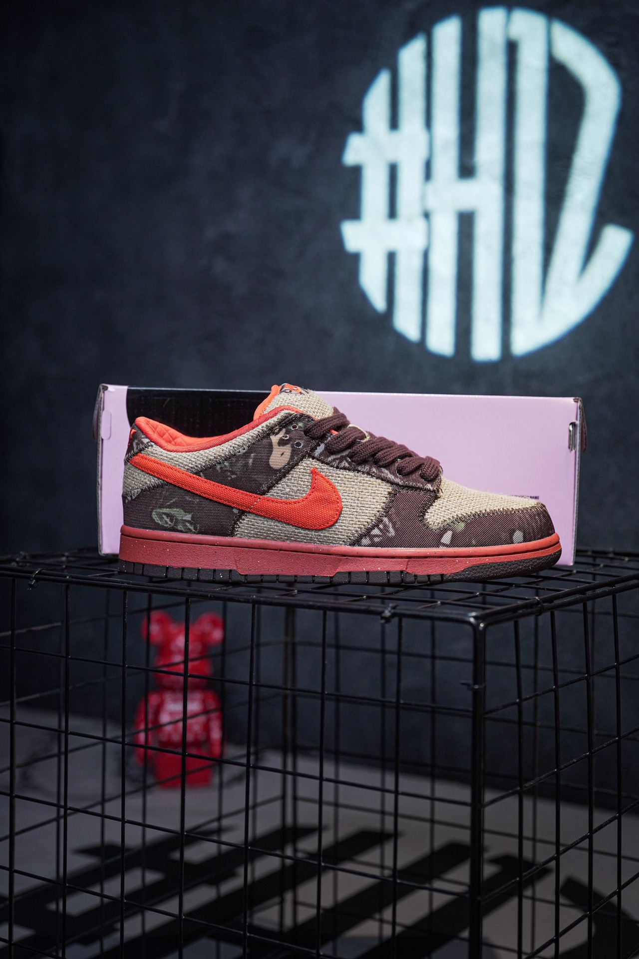 NIKE SB Dunk Low Reese Forbes