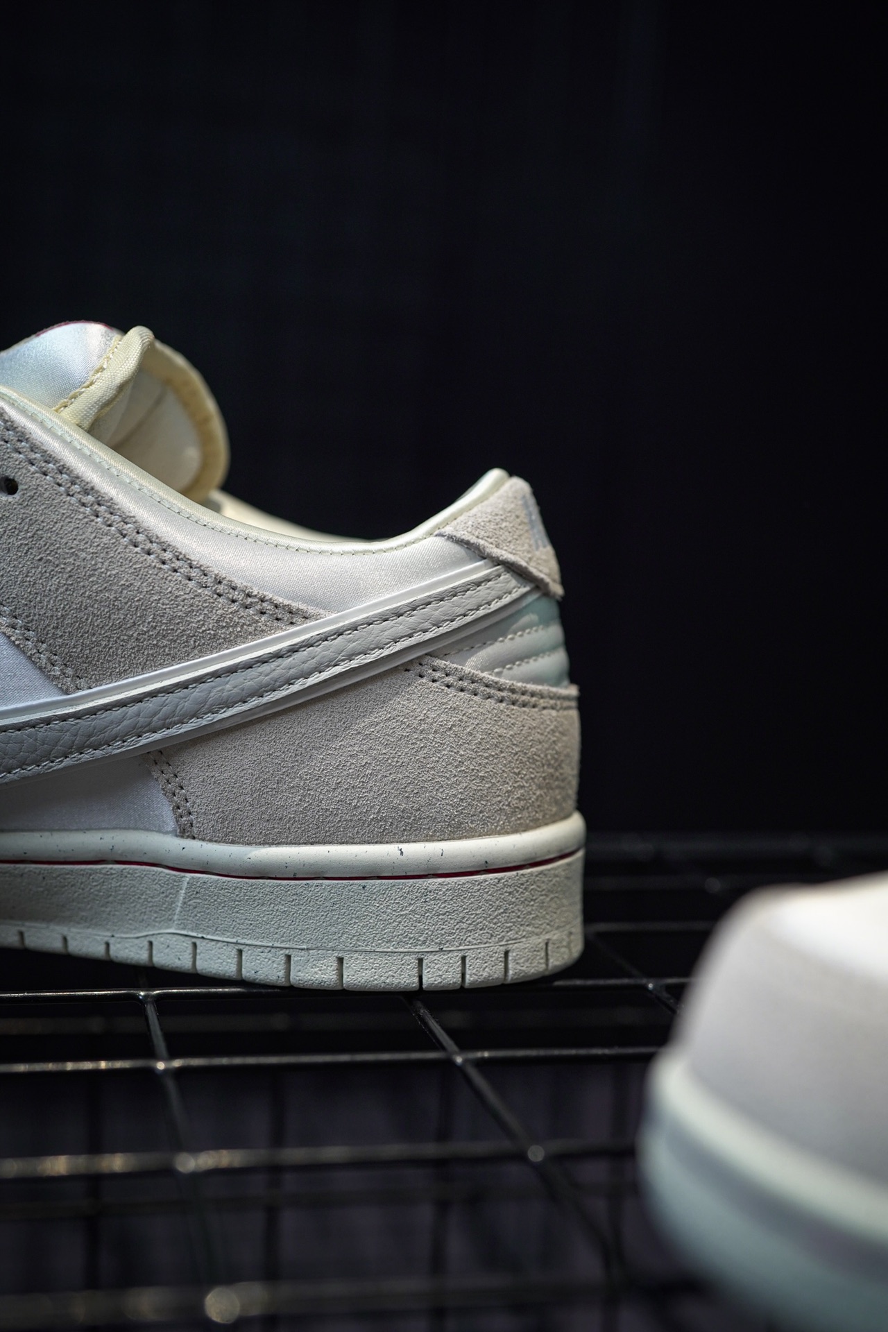 NIKE SB Dunk Low "City of Love"