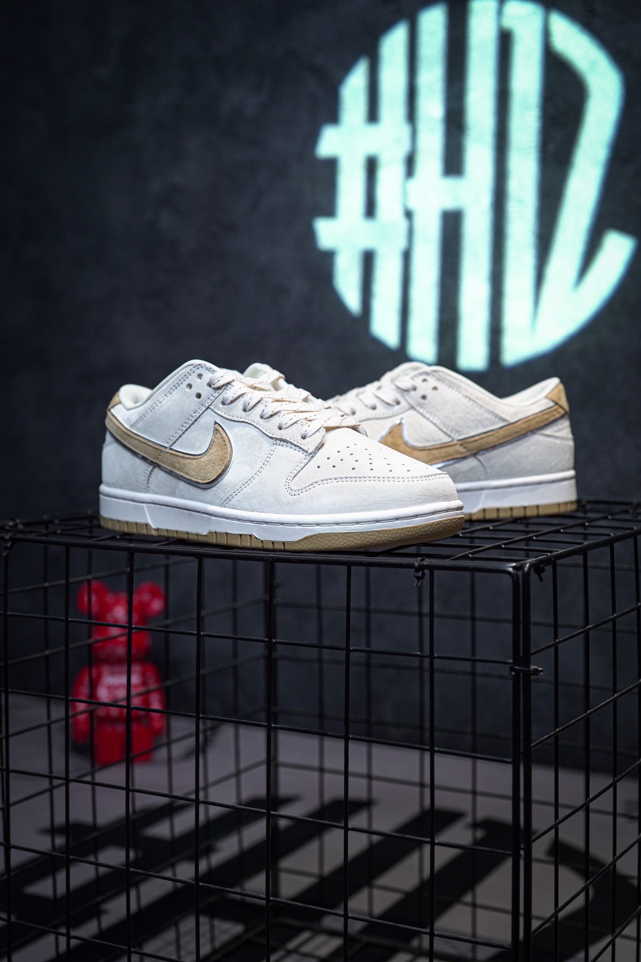 Otomo Katsuhiro x NIKE Dunk Low Beige