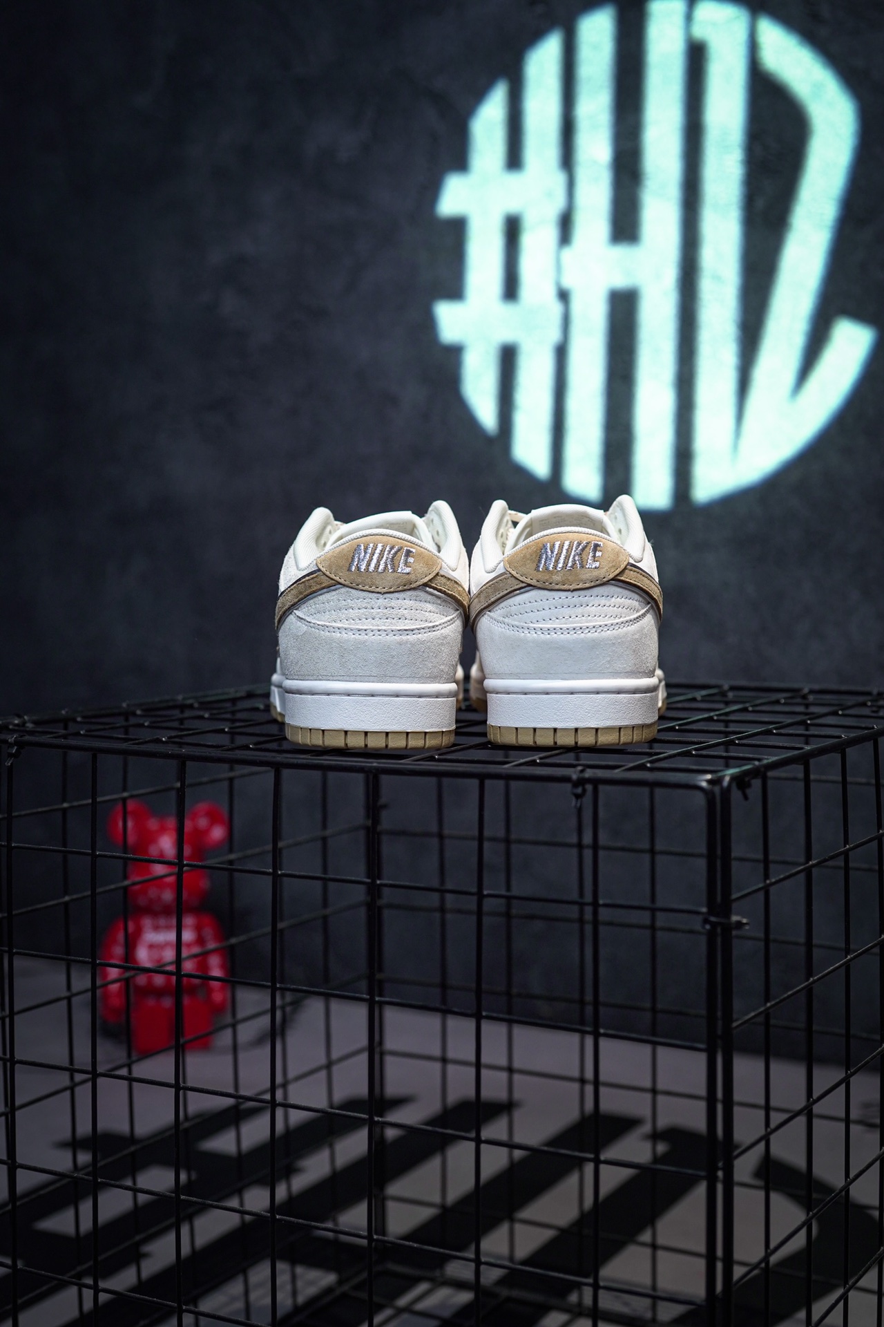 Otomo Katsuhiro x NIKE Dunk Low Beige