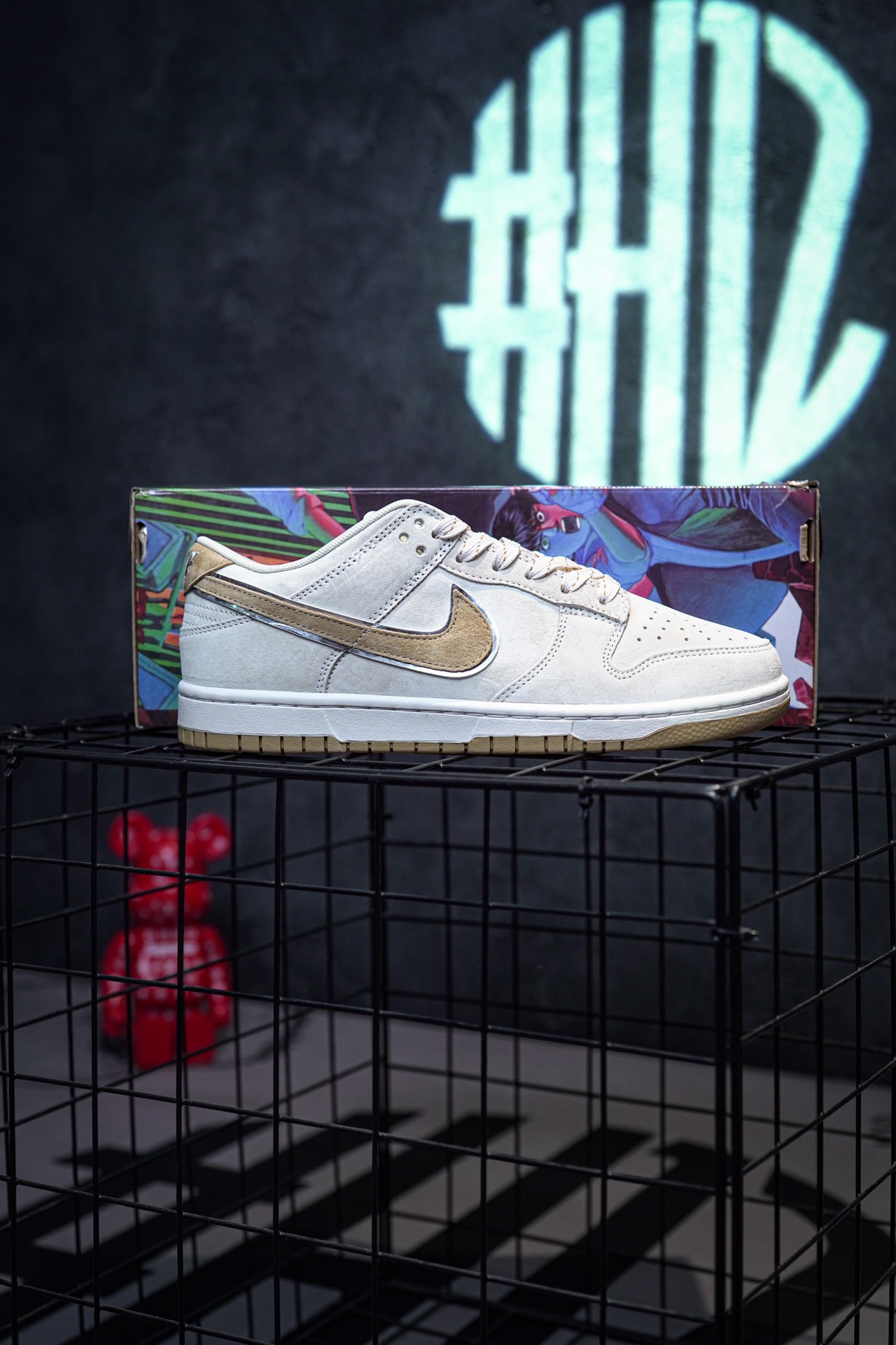 Otomo Katsuhiro x NIKE Dunk Low Beige