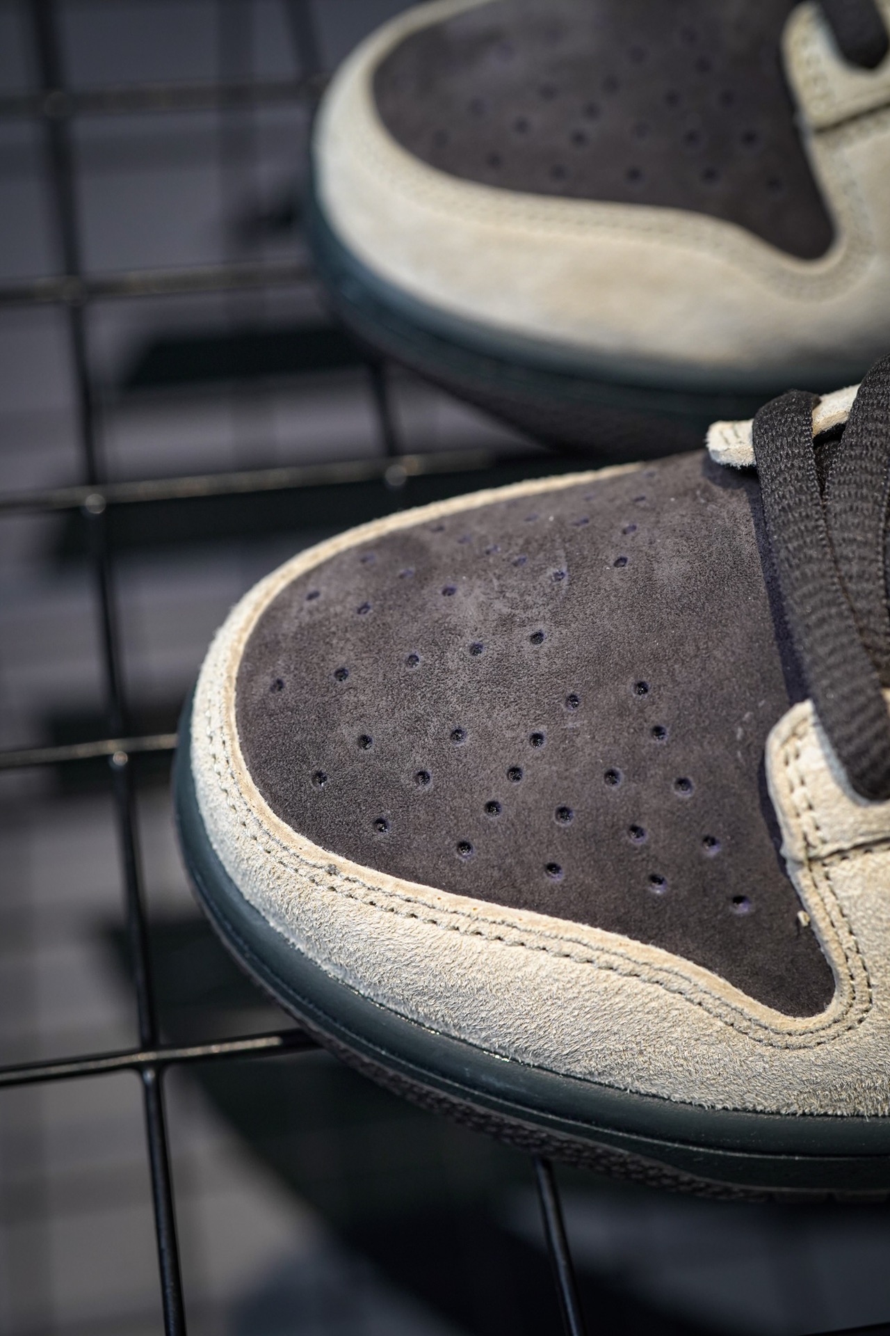Otomo Katsuhiro x NIKE Dunk Low Gray Brown
