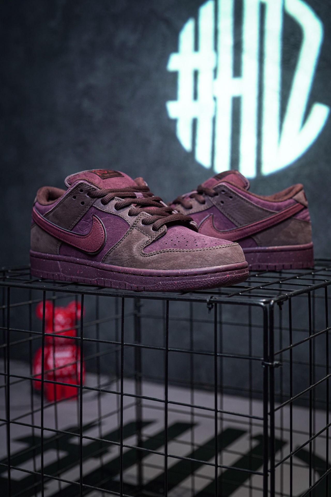 NIKE SB Dunk Low "Valentine's Day"