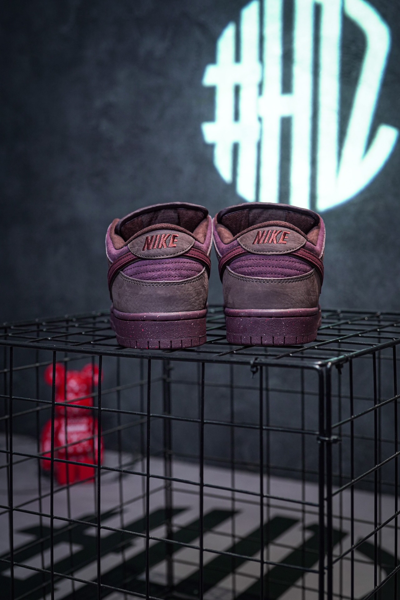 NIKE SB Dunk Low "Valentine's Day"