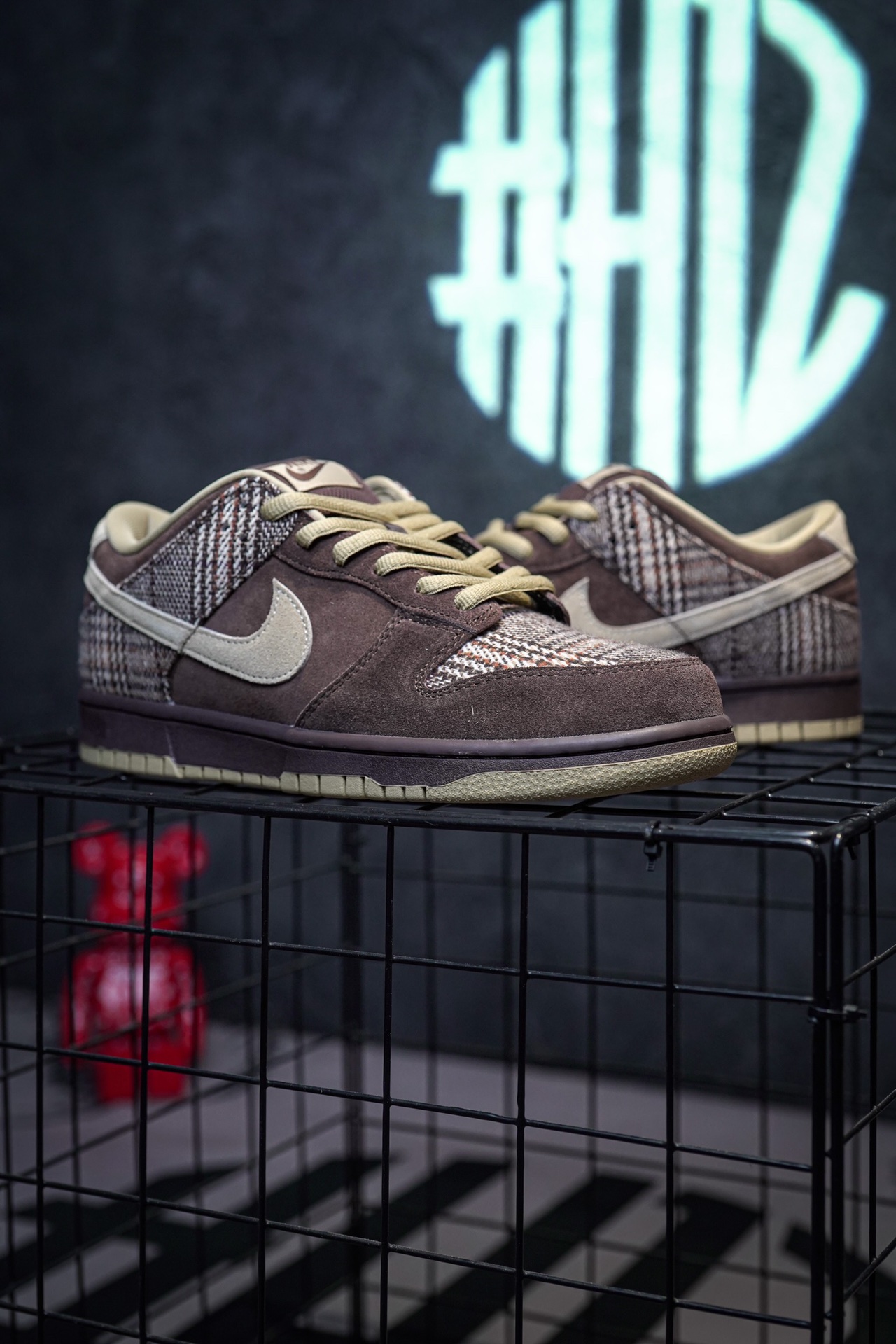 NIKE SB Dunk Low Tweed