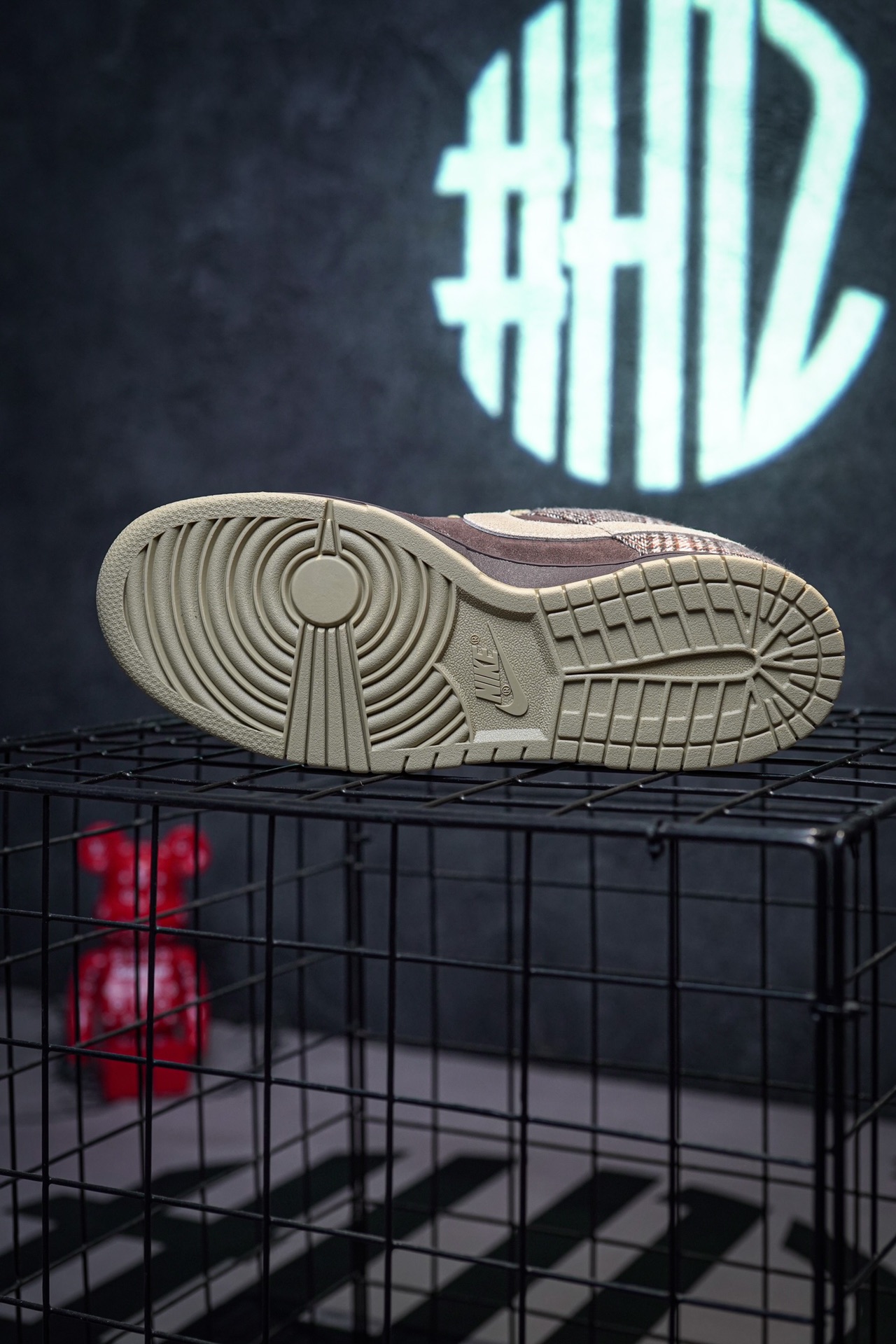 NIKE SB Dunk Low Tweed