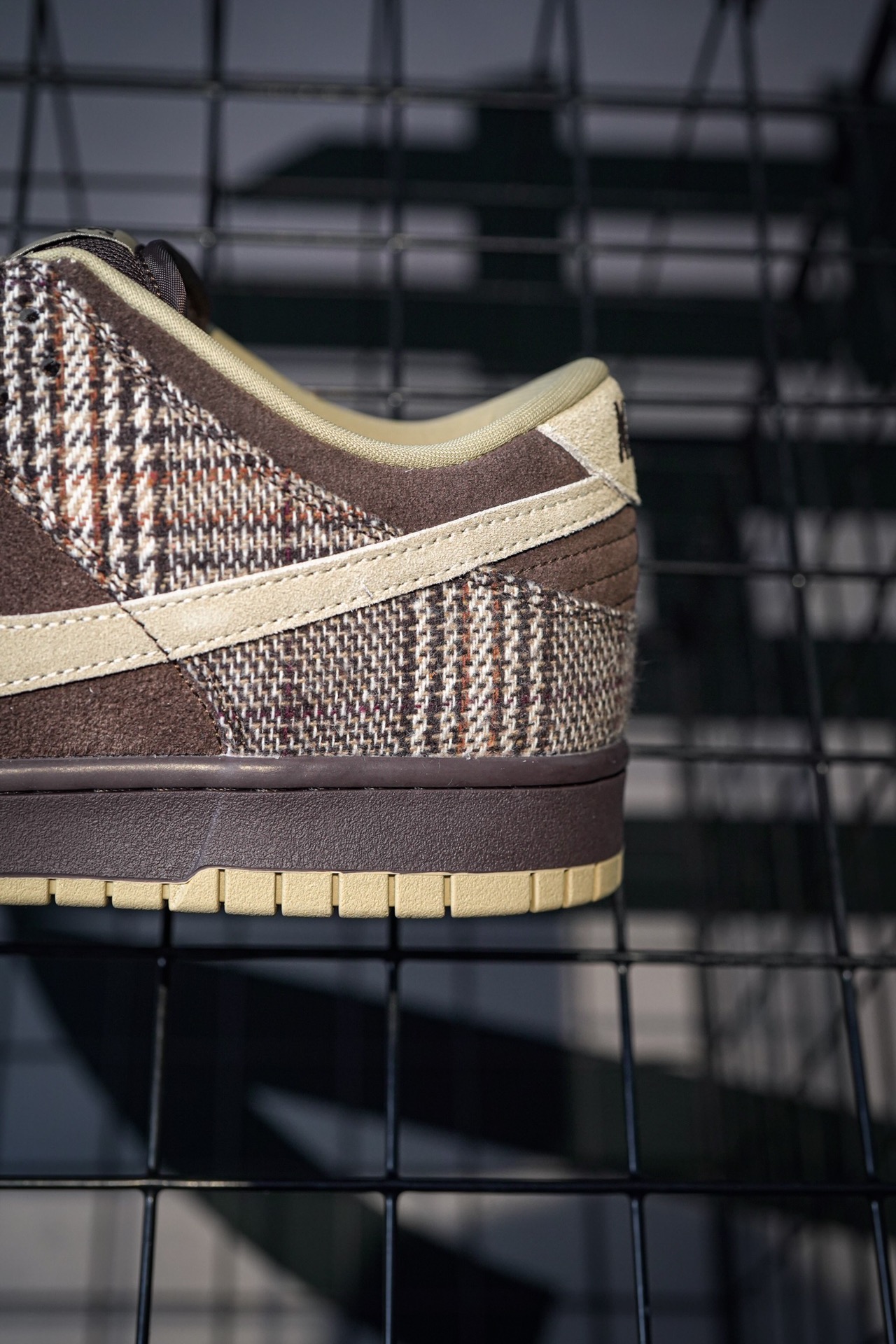 NIKE SB Dunk Low Tweed