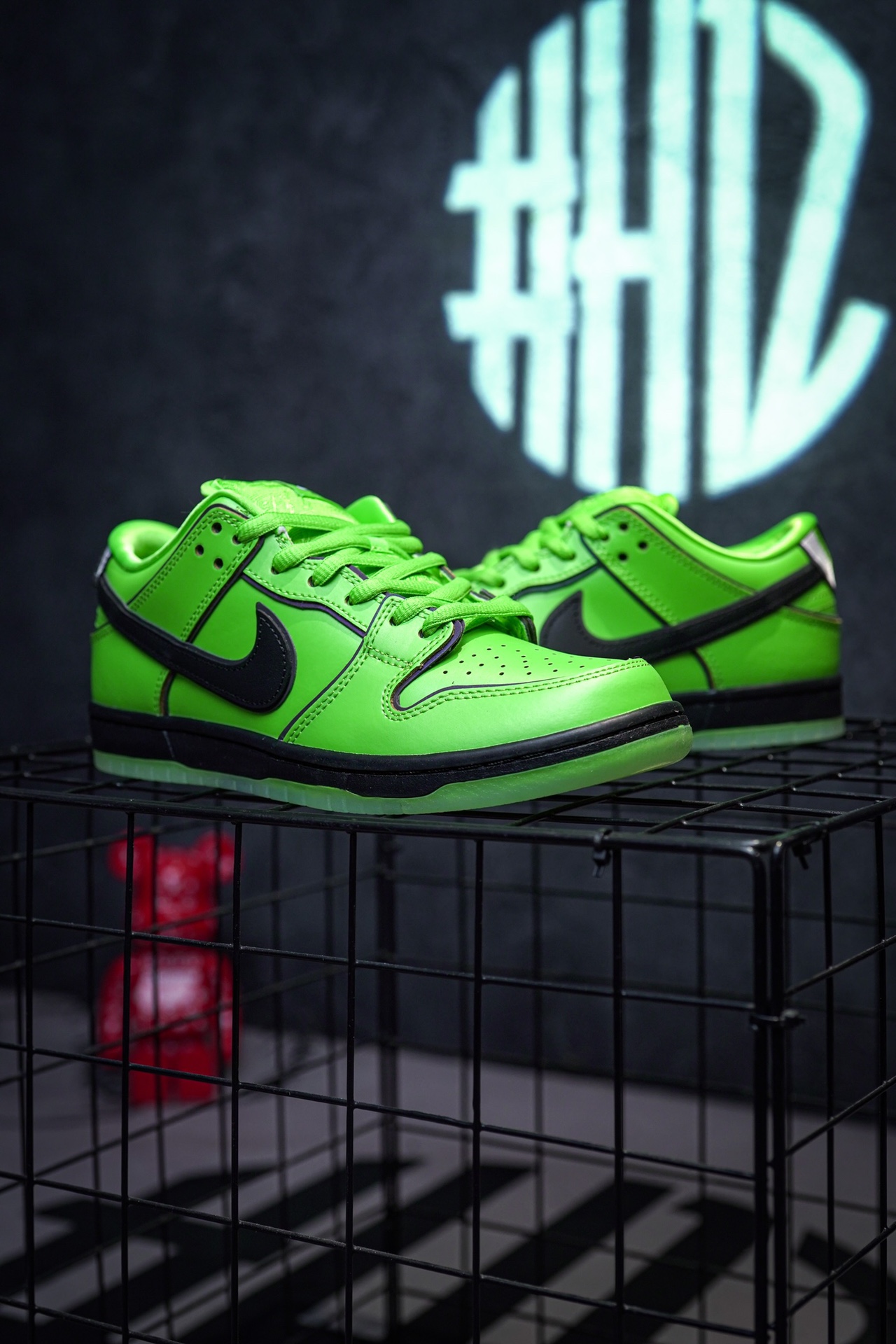 The Powerpuff Girls x NIKE SB Dunk Low