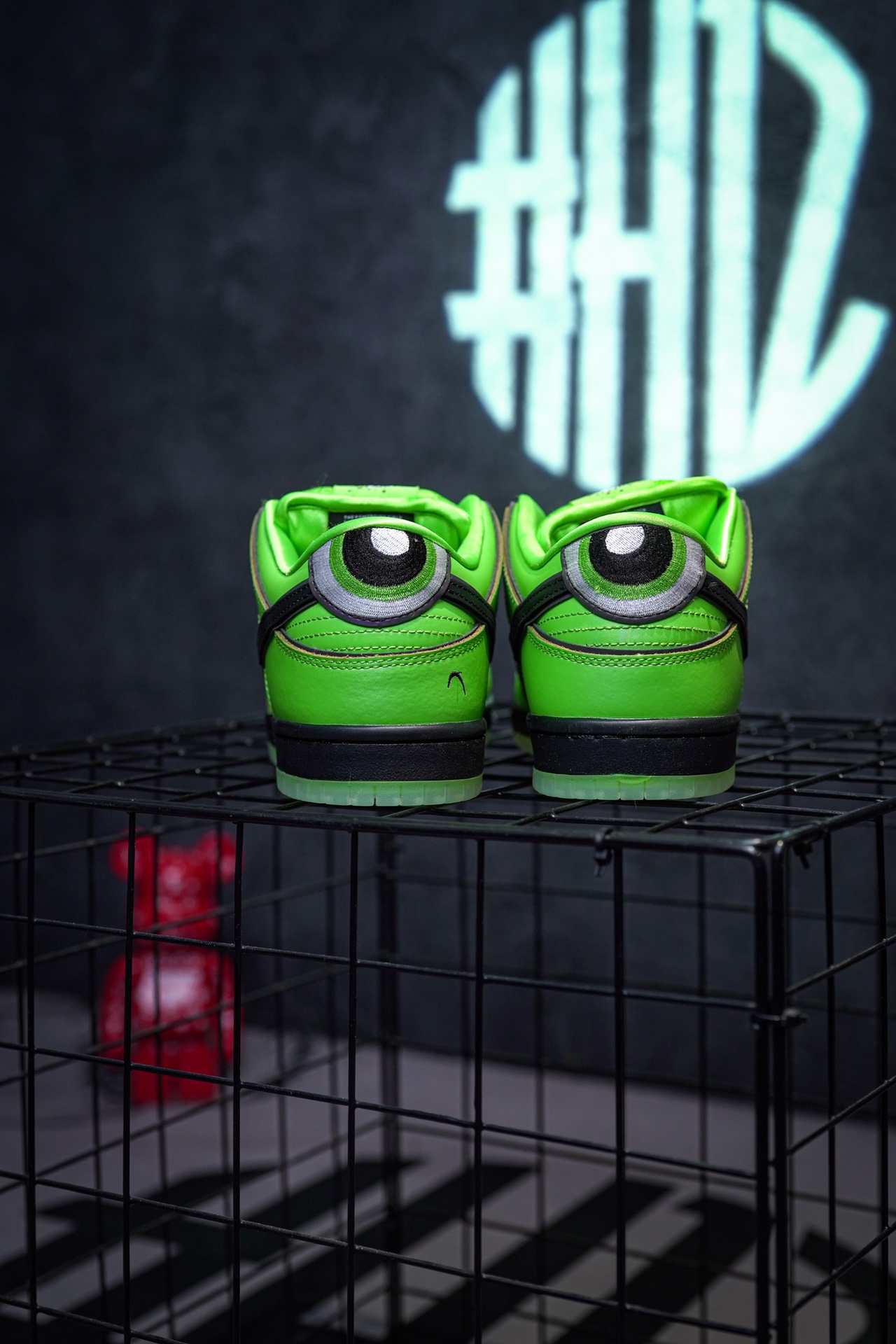 The Powerpuff Girls x NIKE SB Dunk Low