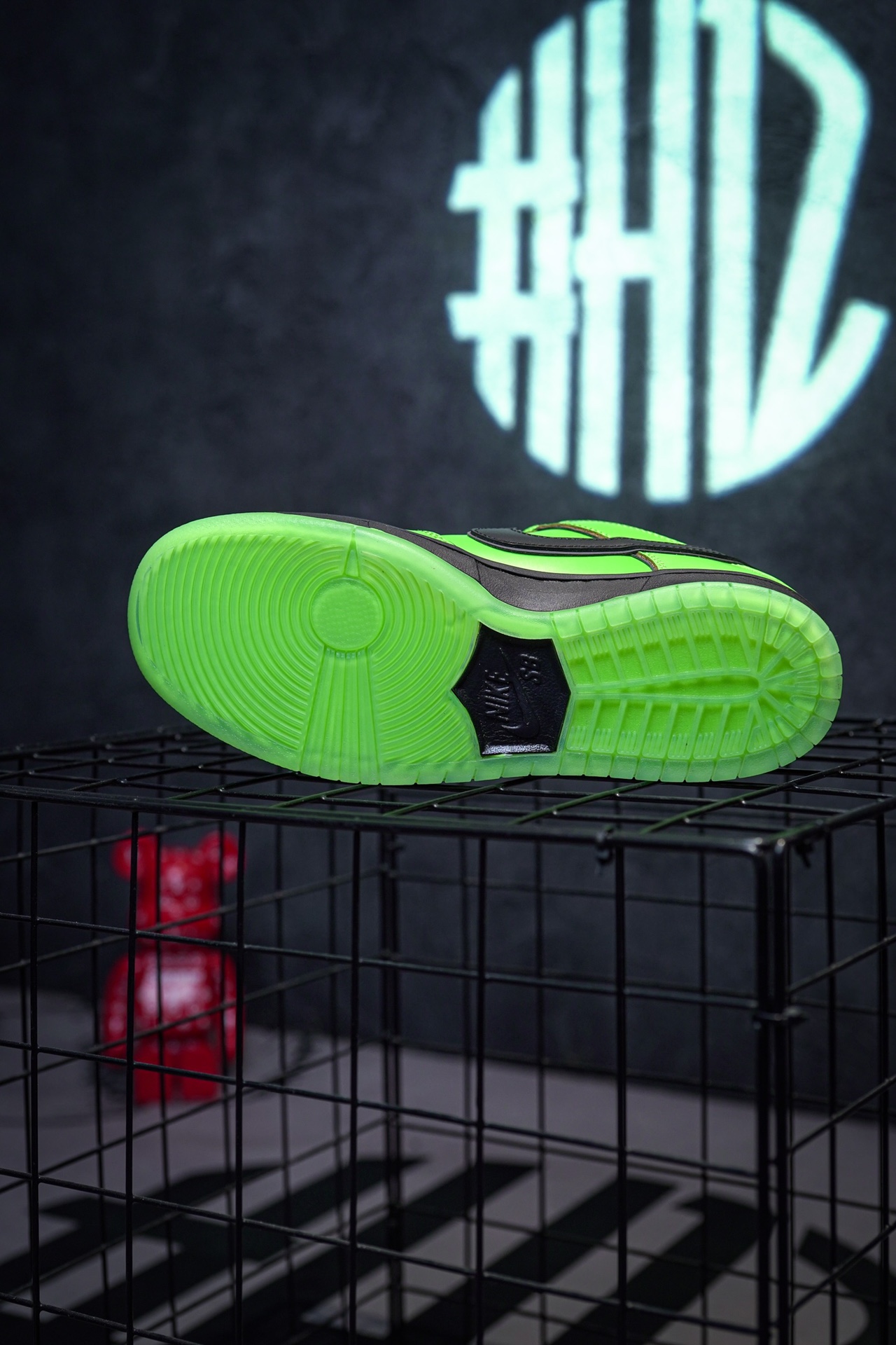 The Powerpuff Girls x NIKE SB Dunk Low