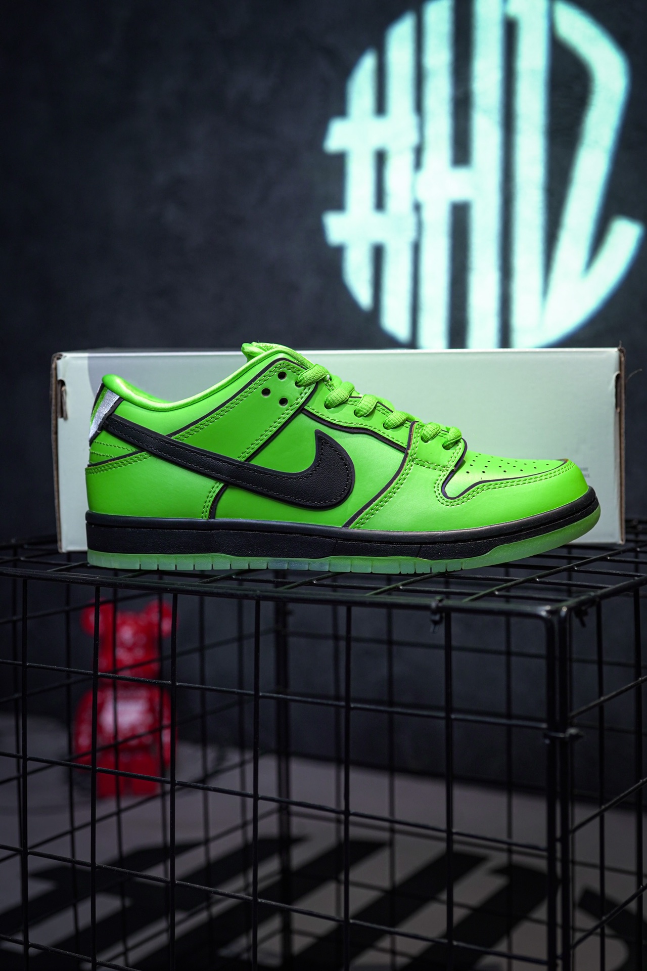 The Powerpuff Girls x NIKE SB Dunk Low