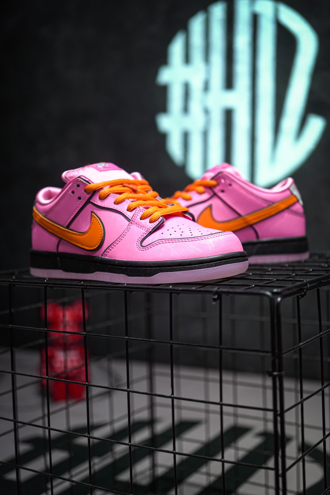 The Powerpuff Girls x NIKE SB Dunk Low