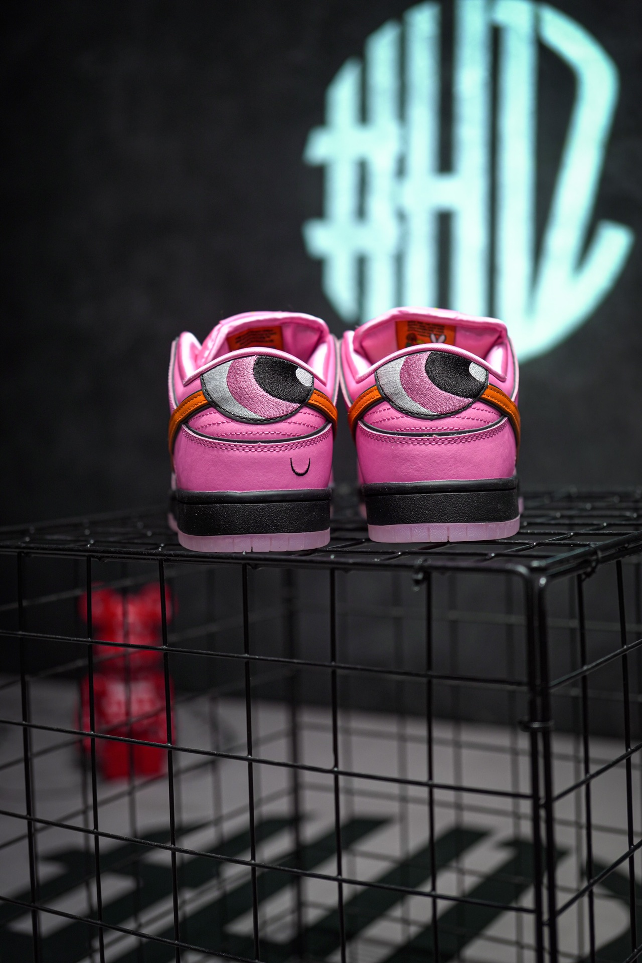 The Powerpuff Girls x NIKE SB Dunk Low