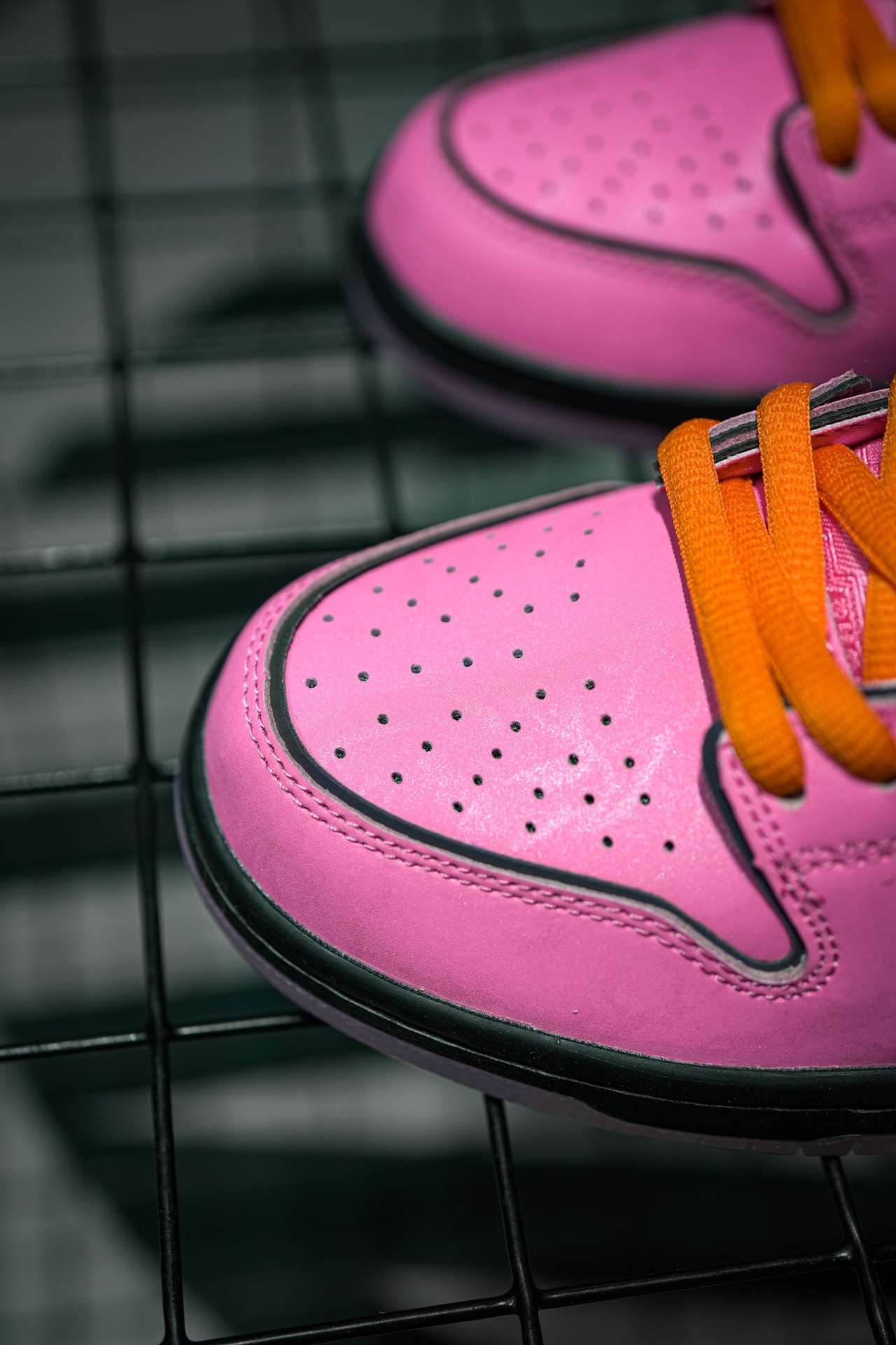 The Powerpuff Girls x NIKE SB Dunk Low