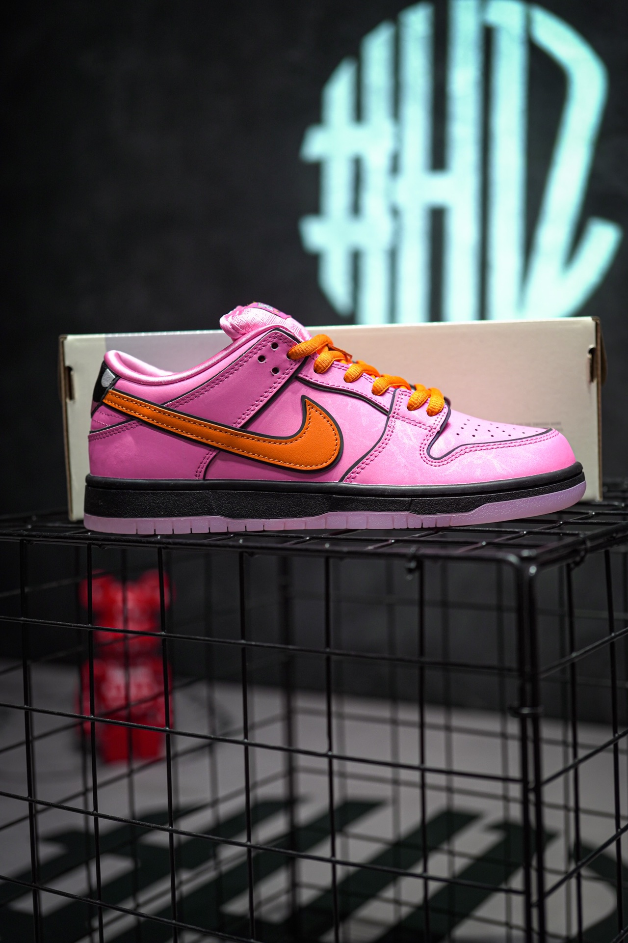 The Powerpuff Girls x NIKE SB Dunk Low
