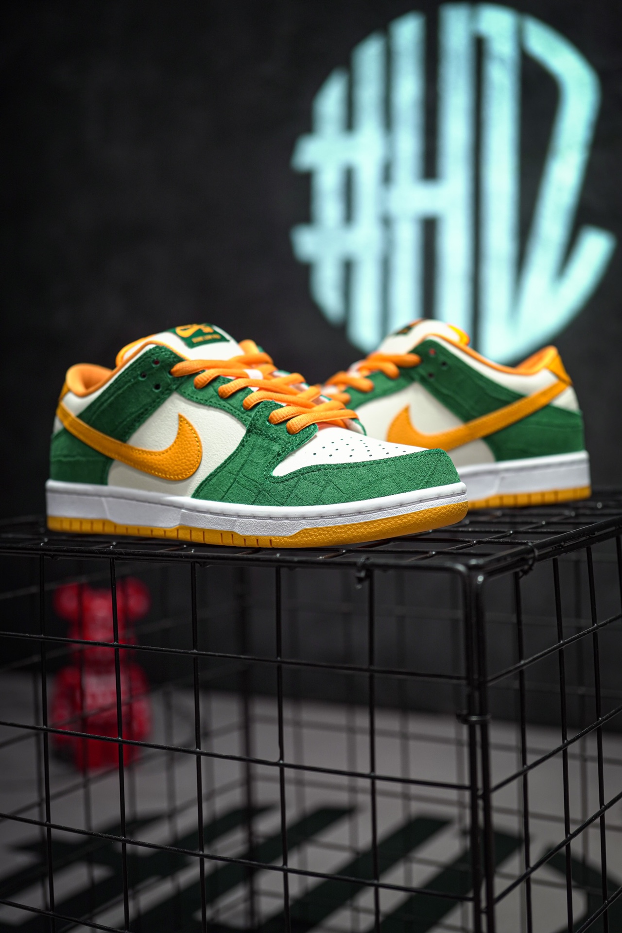 NIKE SB Dunk Low Pro "Legion Pine"