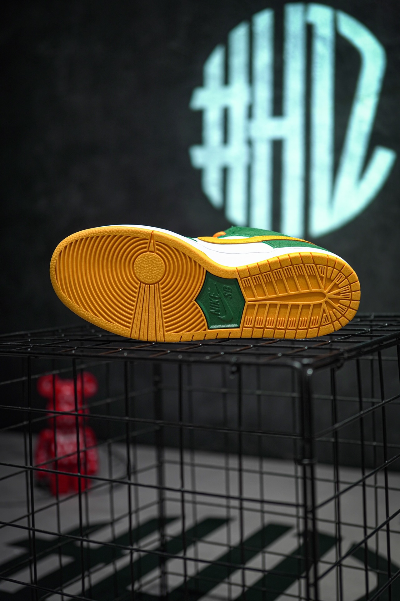 NIKE SB Dunk Low Pro "Legion Pine"