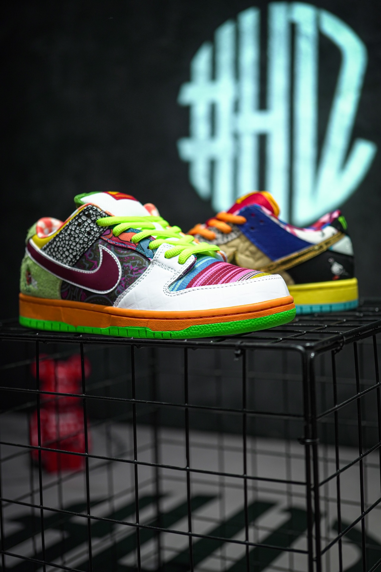 NIKE SB Dunk Low "What The paul"